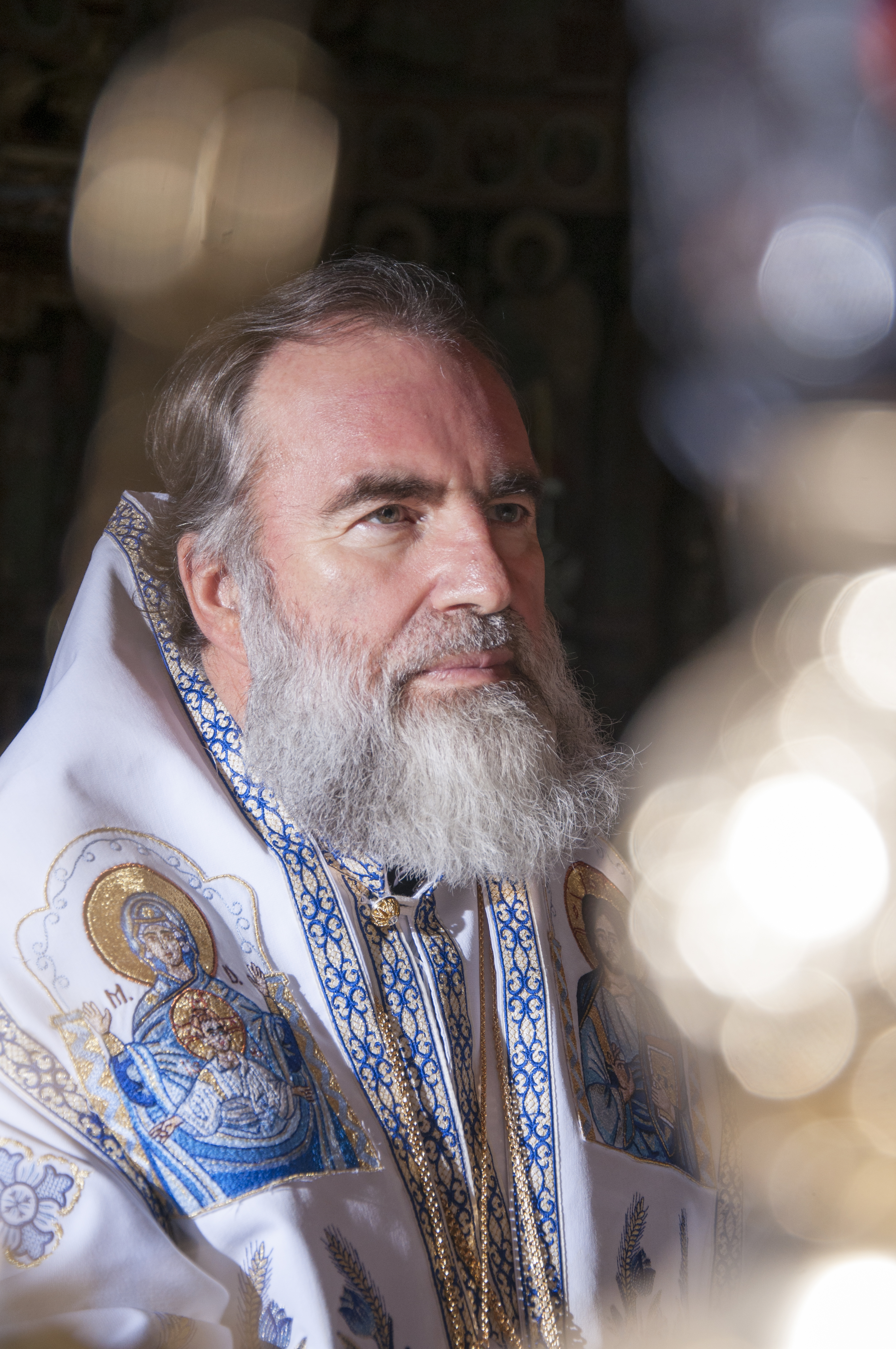 Un astfel de arhiereu se cuvenea să aveţi!