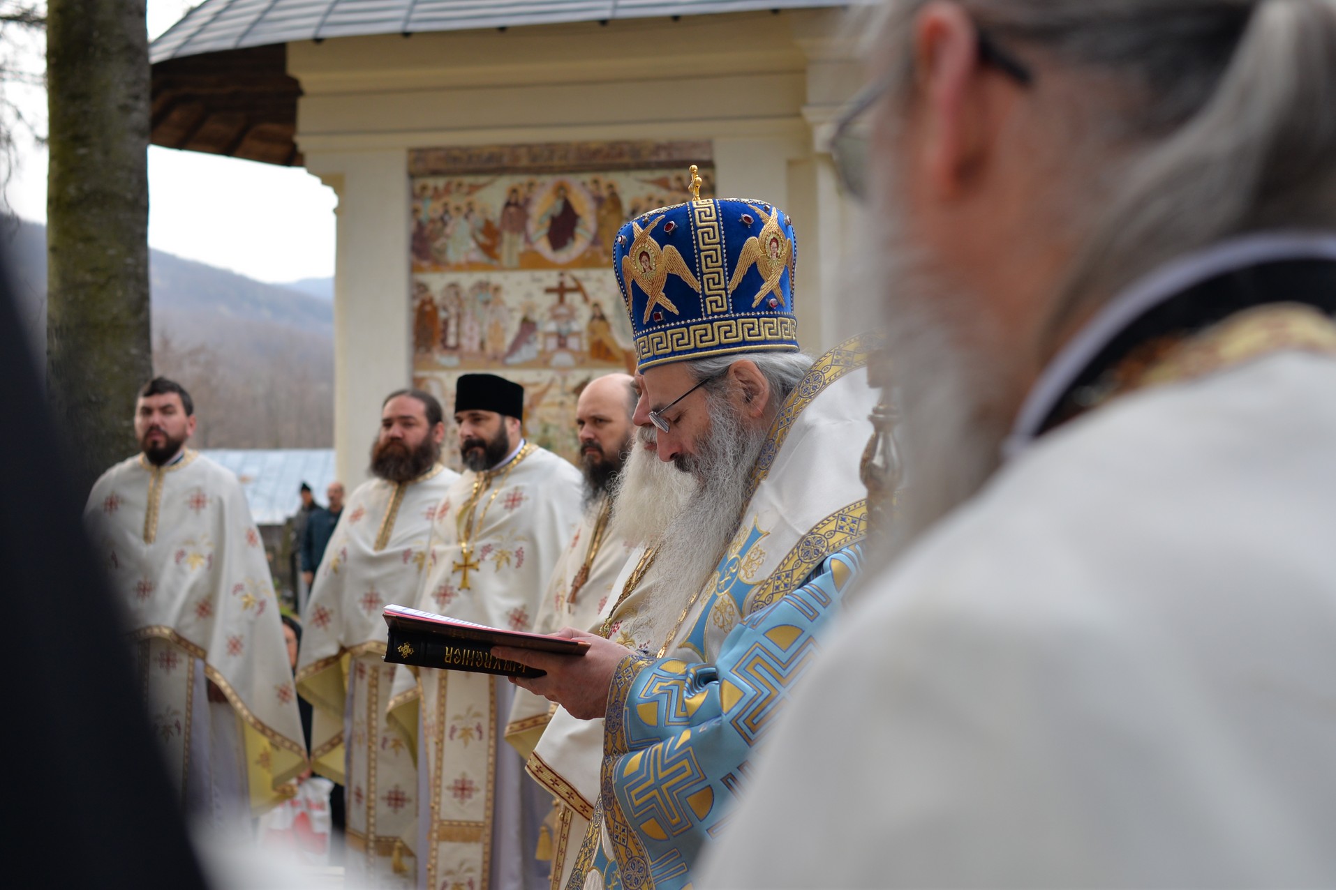 Hram la Sihăstria Voronei:„Pentru a ne cuprinde bucuria Duhului Sfânt, ne este necesară smerenia Maicii Domnului”