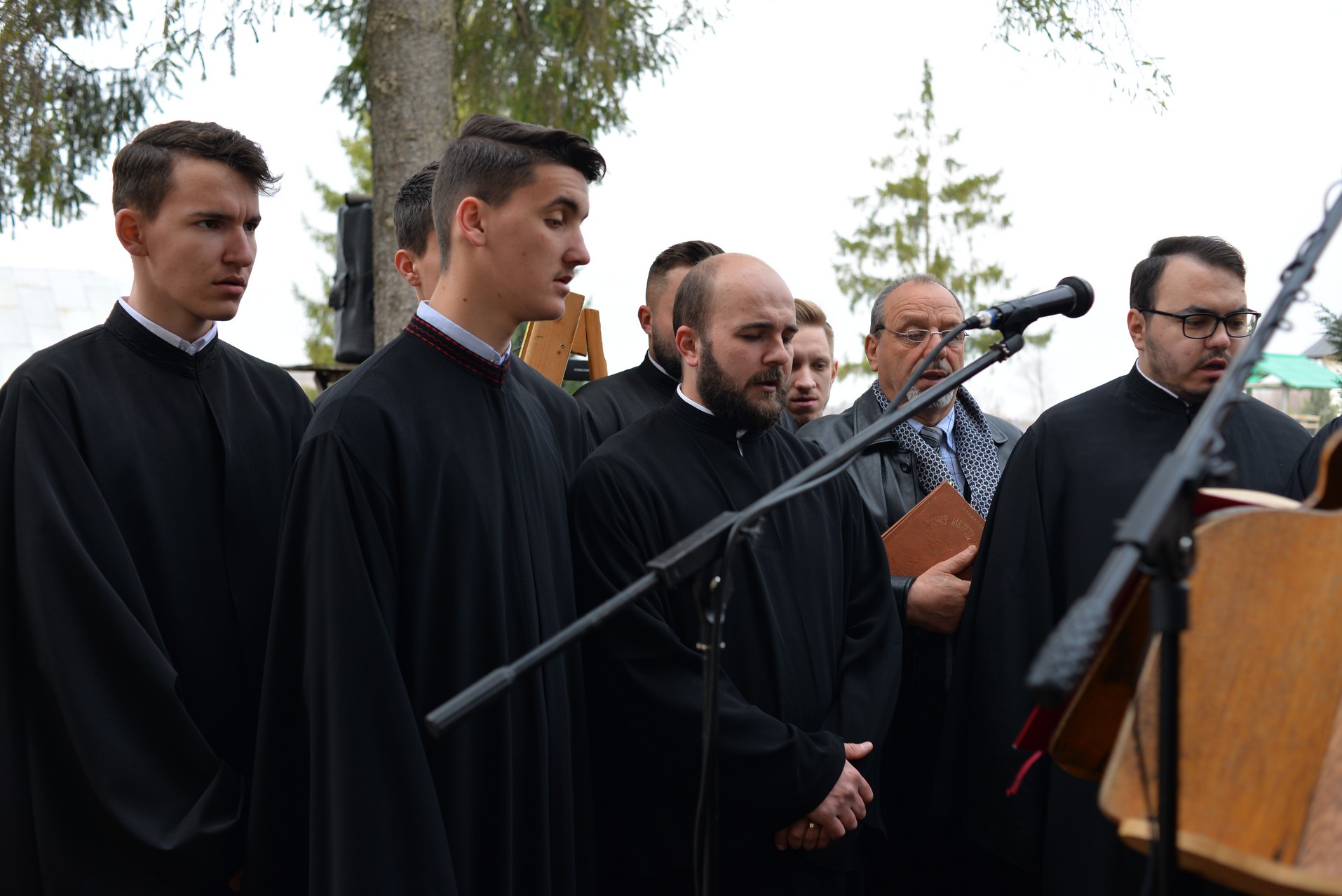 Hram la Sihăstria Voronei:„Pentru a ne cuprinde bucuria Duhului Sfânt, ne este necesară smerenia Maicii Domnului”