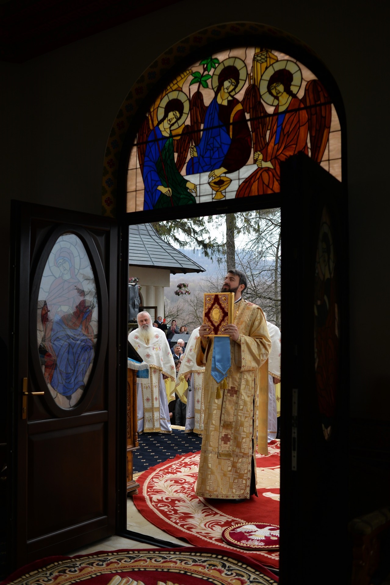 Hram la Sihăstria Voronei:„Pentru a ne cuprinde bucuria Duhului Sfânt, ne este necesară smerenia Maicii Domnului”