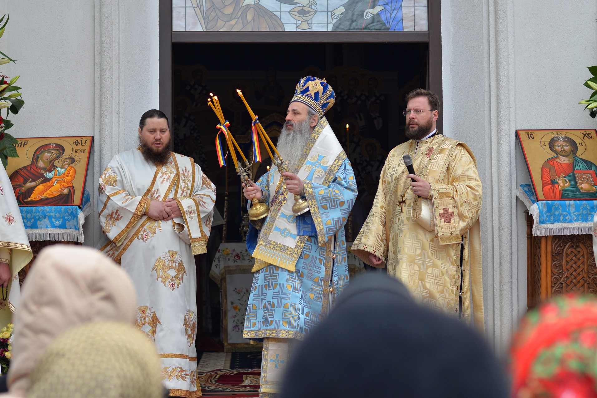 Hram la Sihăstria Voronei:„Pentru a ne cuprinde bucuria Duhului Sfânt, ne este necesară smerenia Maicii Domnului”