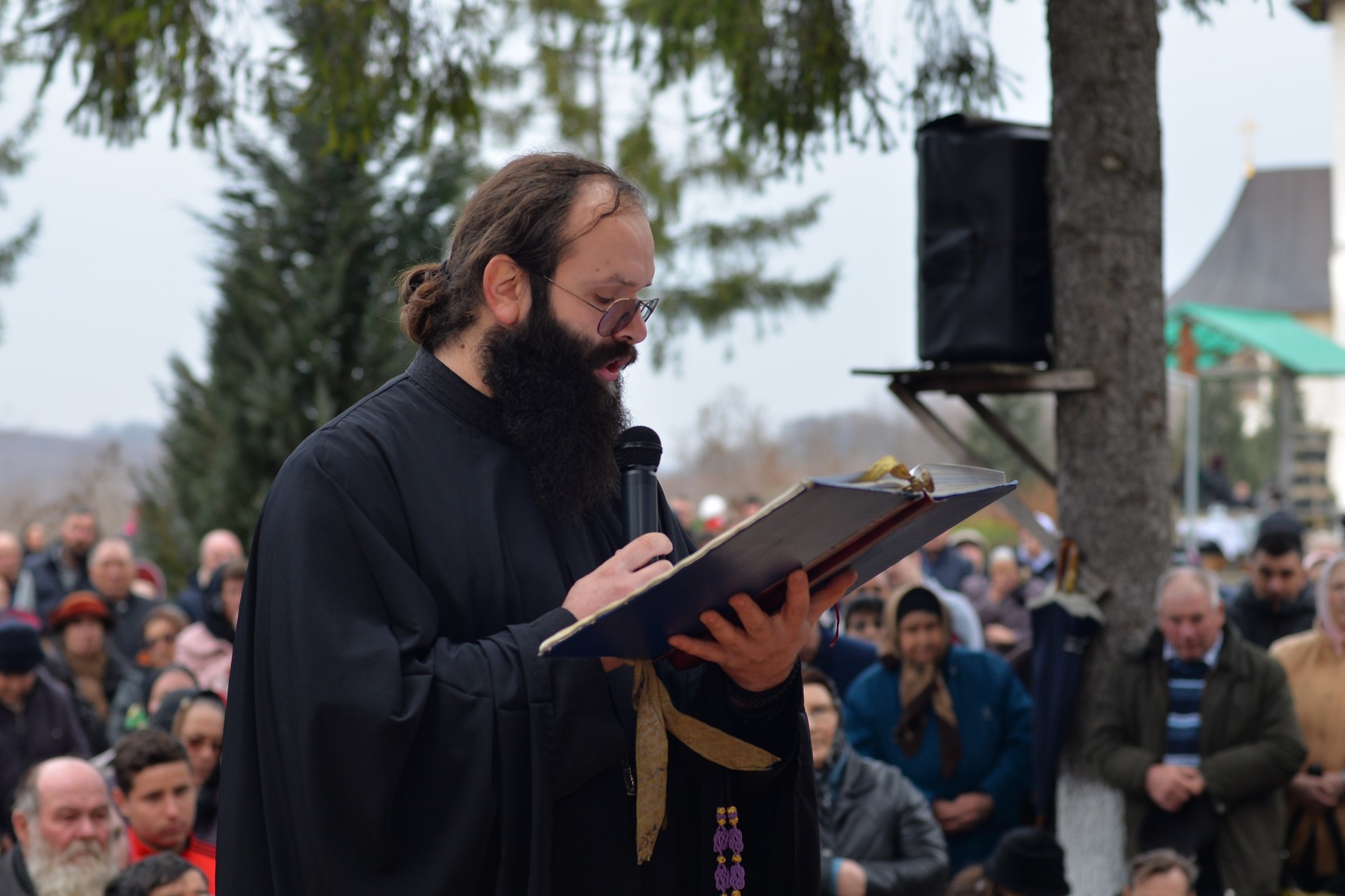 Hram la Sihăstria Voronei:„Pentru a ne cuprinde bucuria Duhului Sfânt, ne este necesară smerenia Maicii Domnului”