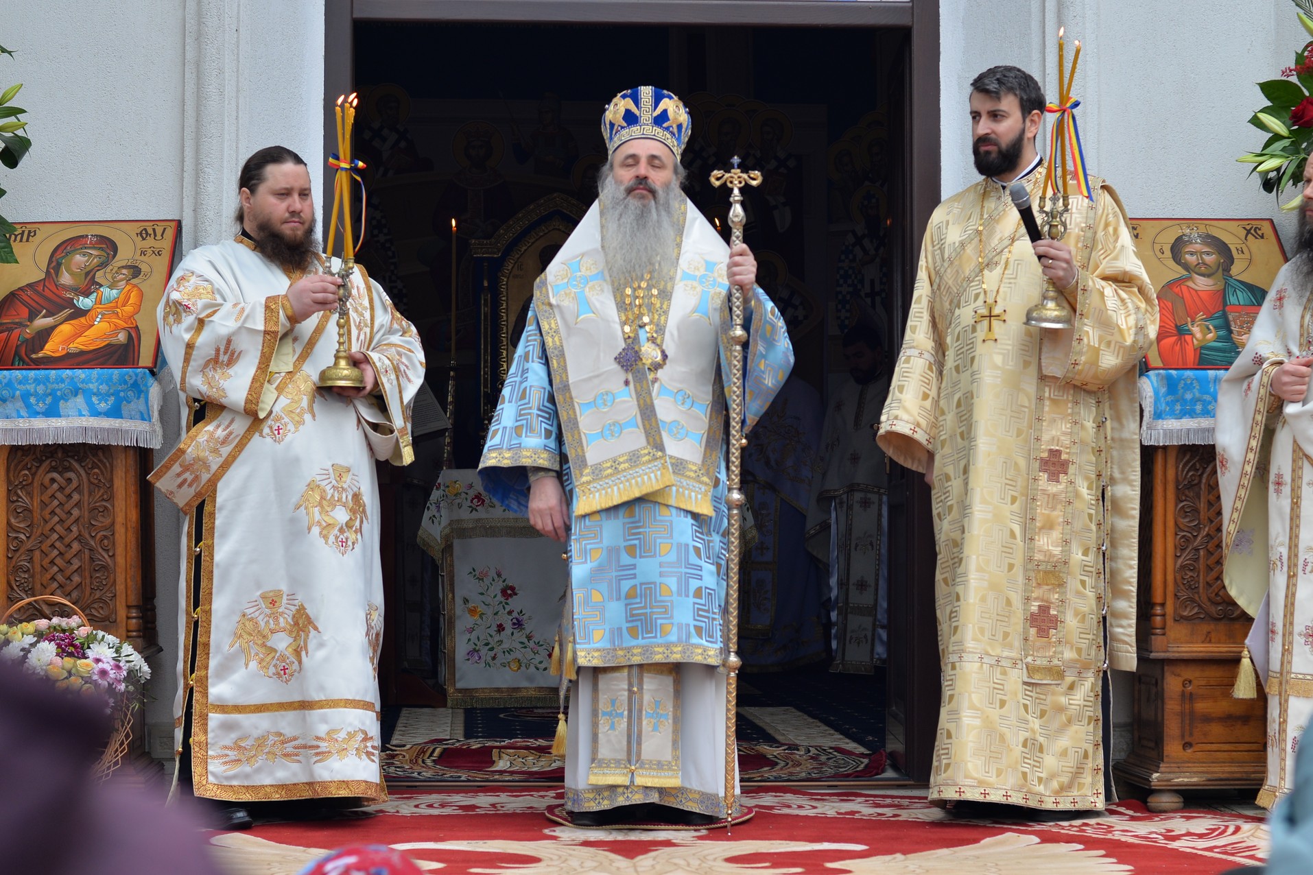 Hram la Sihăstria Voronei:„Pentru a ne cuprinde bucuria Duhului Sfânt, ne este necesară smerenia Maicii Domnului”