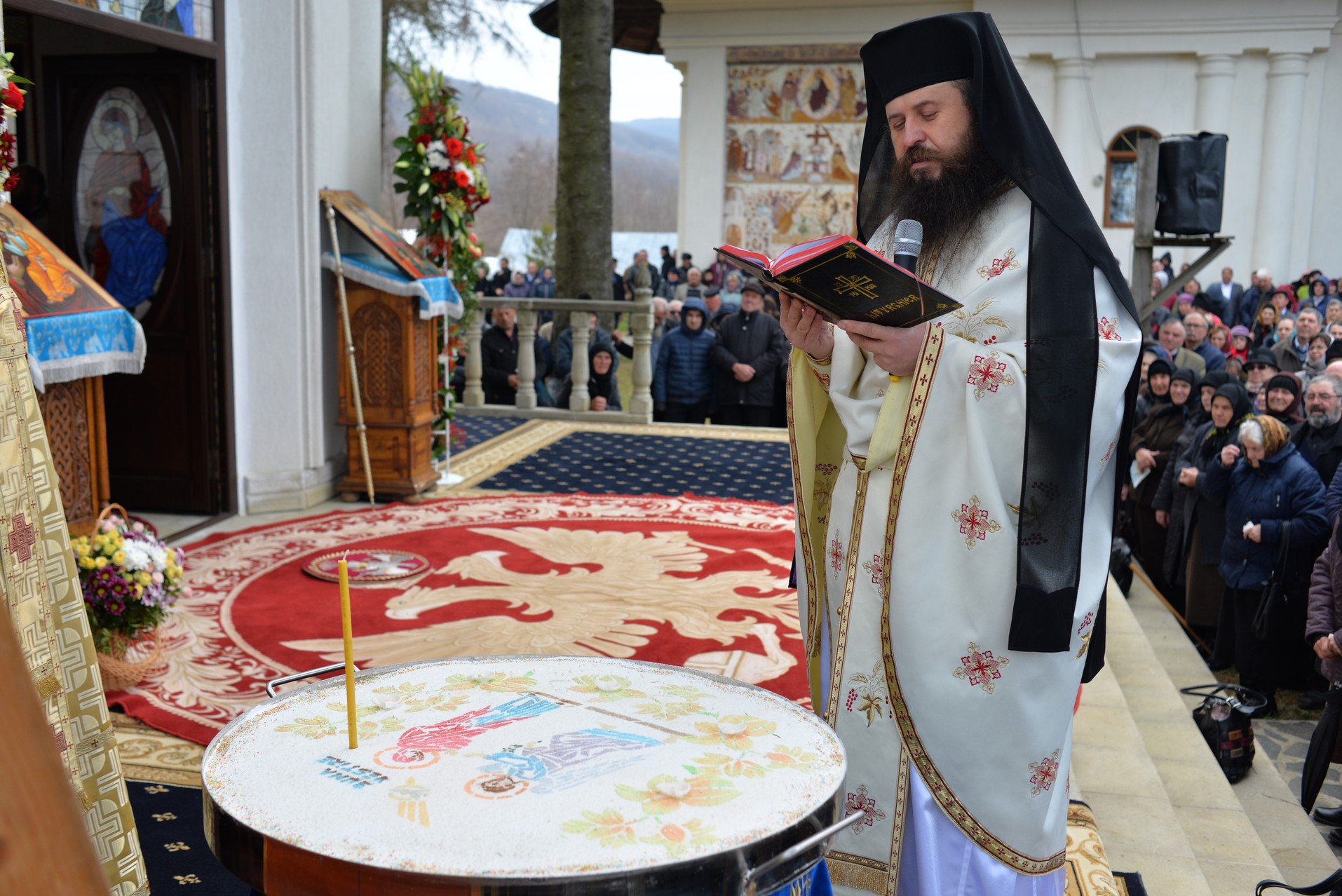 Hram la Sihăstria Voronei:„Pentru a ne cuprinde bucuria Duhului Sfânt, ne este necesară smerenia Maicii Domnului”