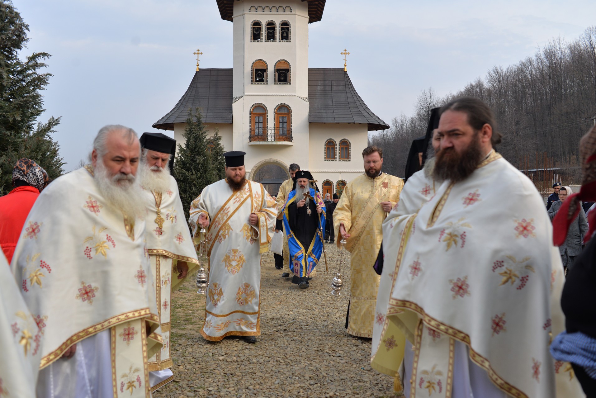 Hram la Sihăstria Voronei:„Pentru a ne cuprinde bucuria Duhului Sfânt, ne este necesară smerenia Maicii Domnului”