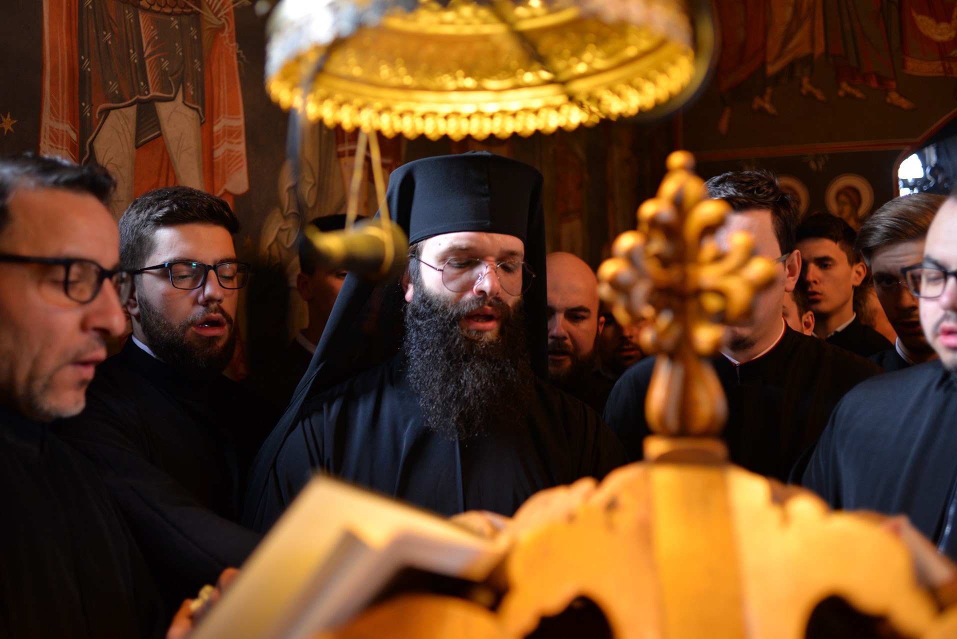 Hram la Sihăstria Voronei:„Pentru a ne cuprinde bucuria Duhului Sfânt, ne este necesară smerenia Maicii Domnului”