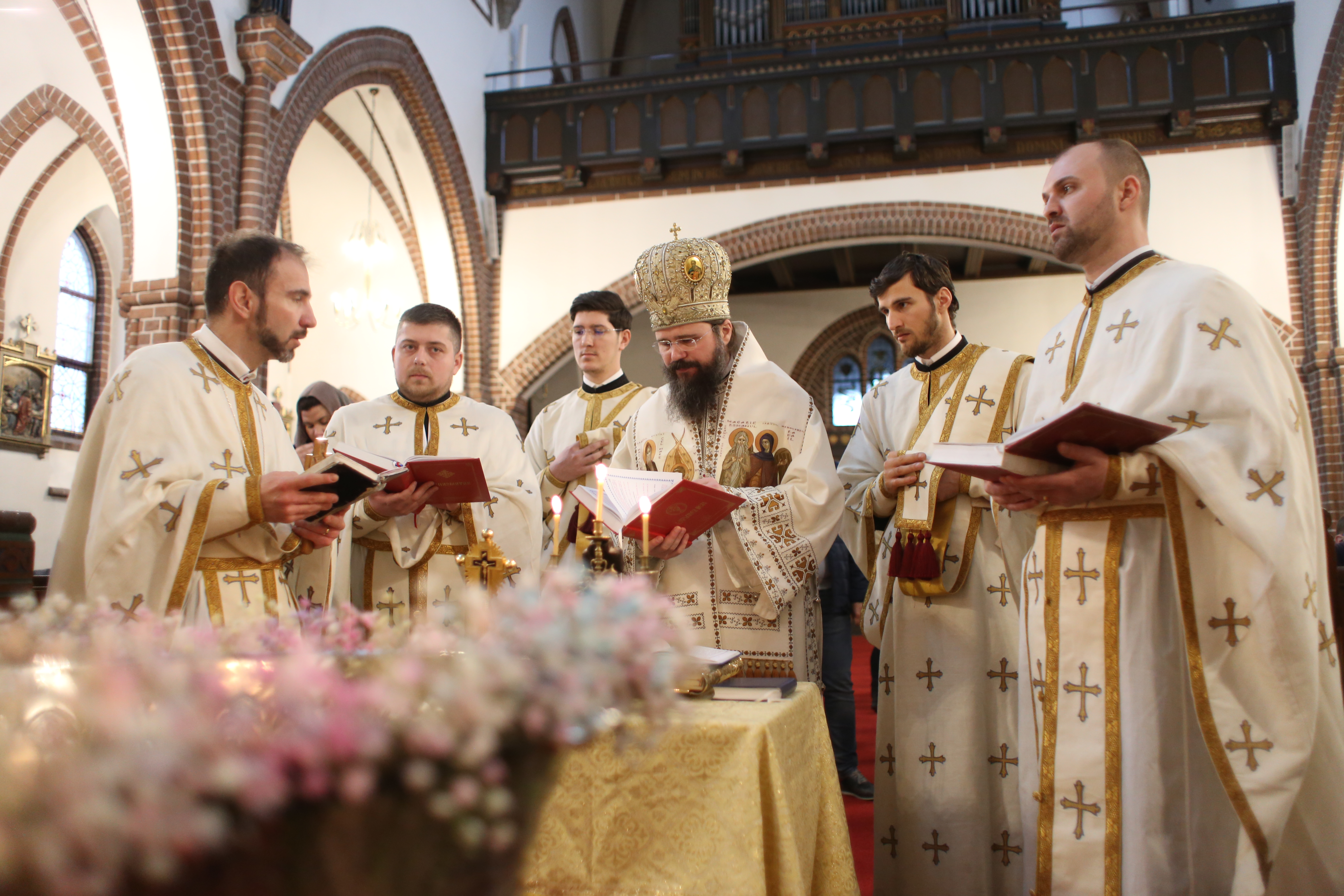 PS Părinte Episcop Macarie a instalat doi noi preoți slujitori în insula daneză Funen PS Părinte Episcop Macarie a instalat doi noi preoți slujitori în insula daneză Funen