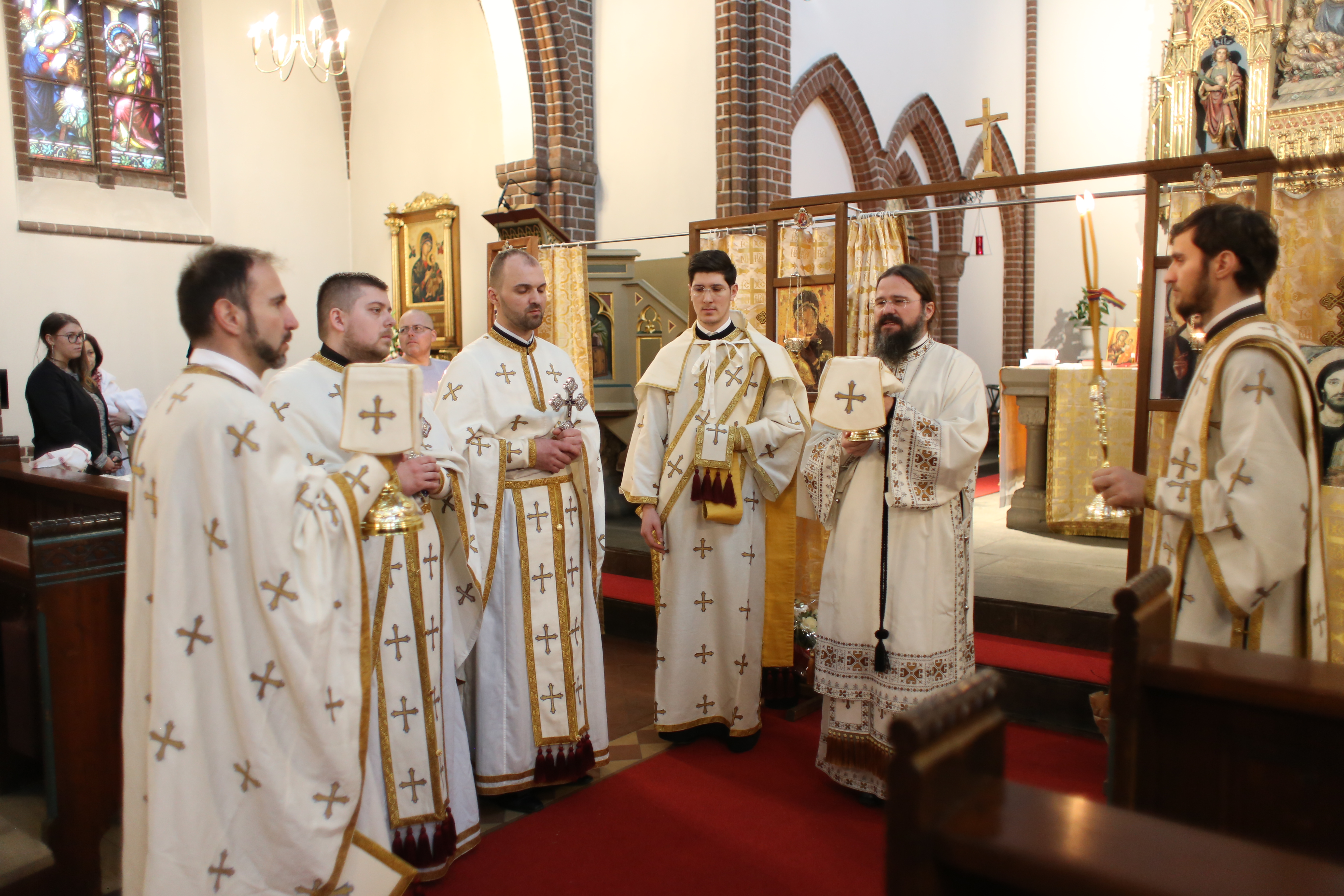 PS Părinte Episcop Macarie a instalat doi noi preoți slujitori în insula daneză Funen