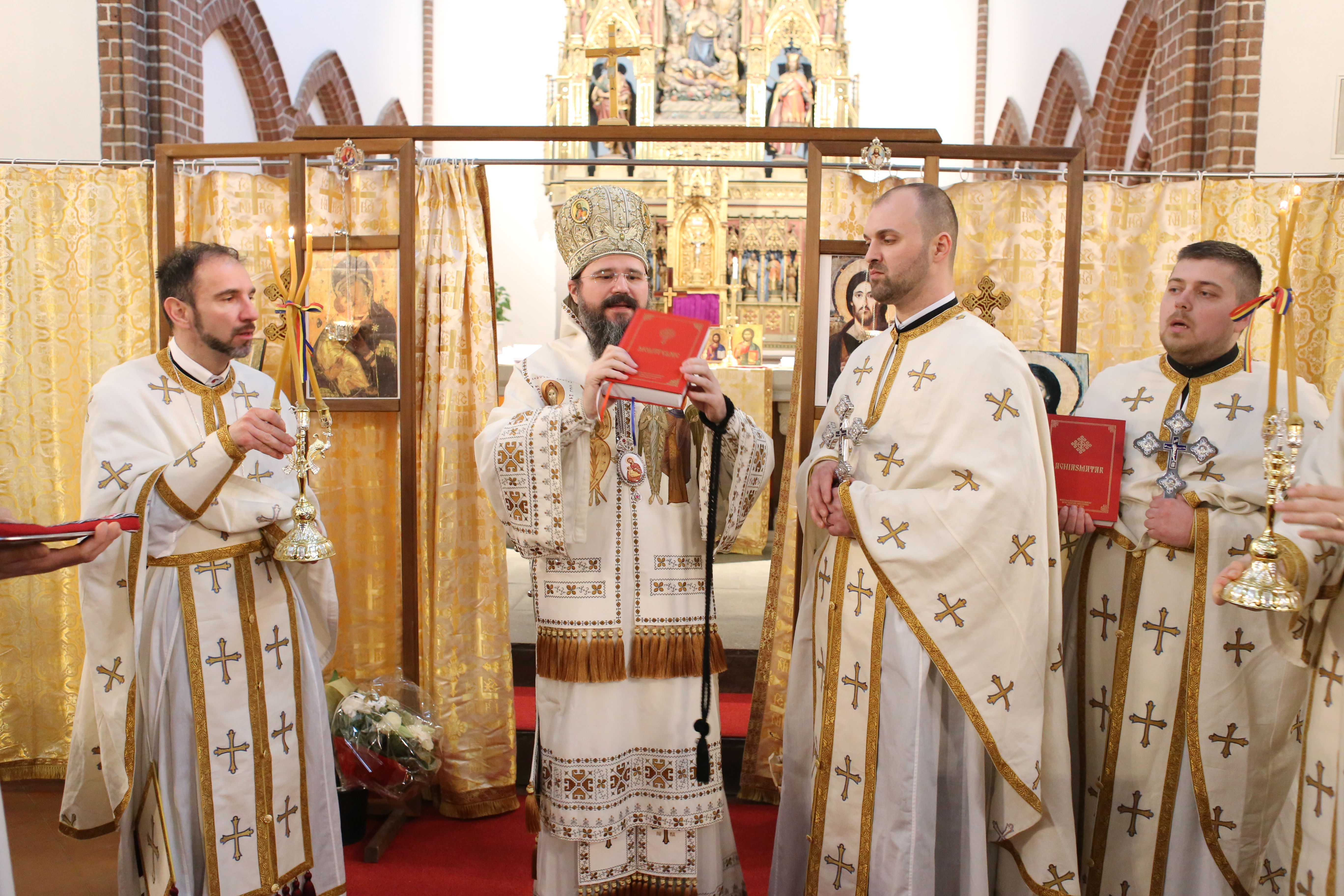 PS Părinte Episcop Macarie a instalat doi noi preoți slujitori în insula daneză Funen