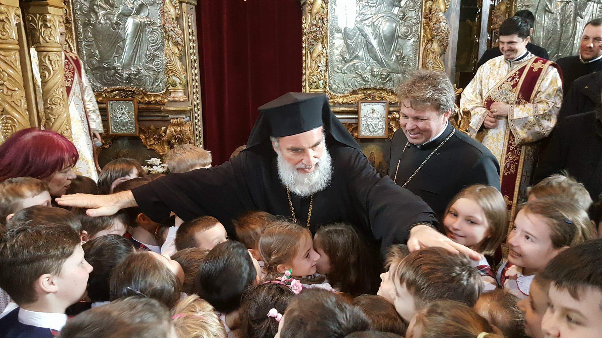 Un astfel de arhiereu se cuvenea să aveţi!