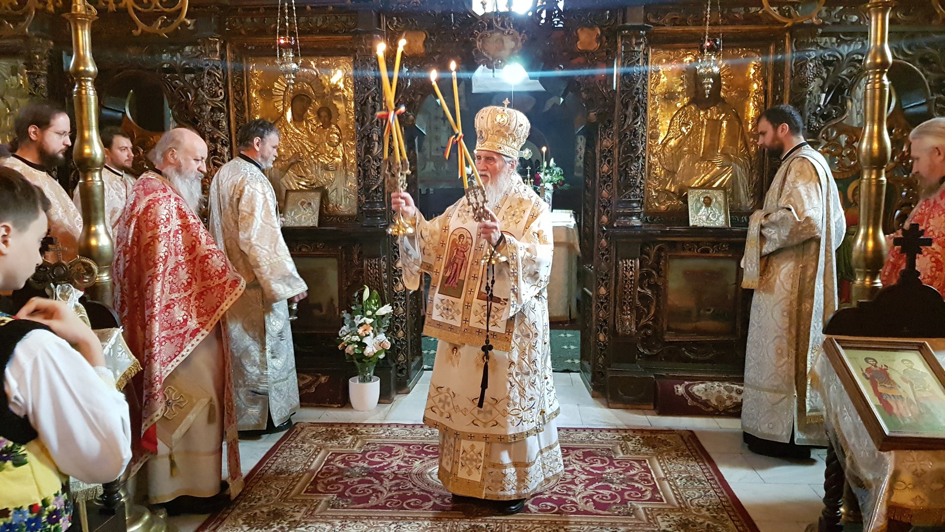 „Mândria depărtează pe om de Dumnezeu şi pe om de celălalt om”