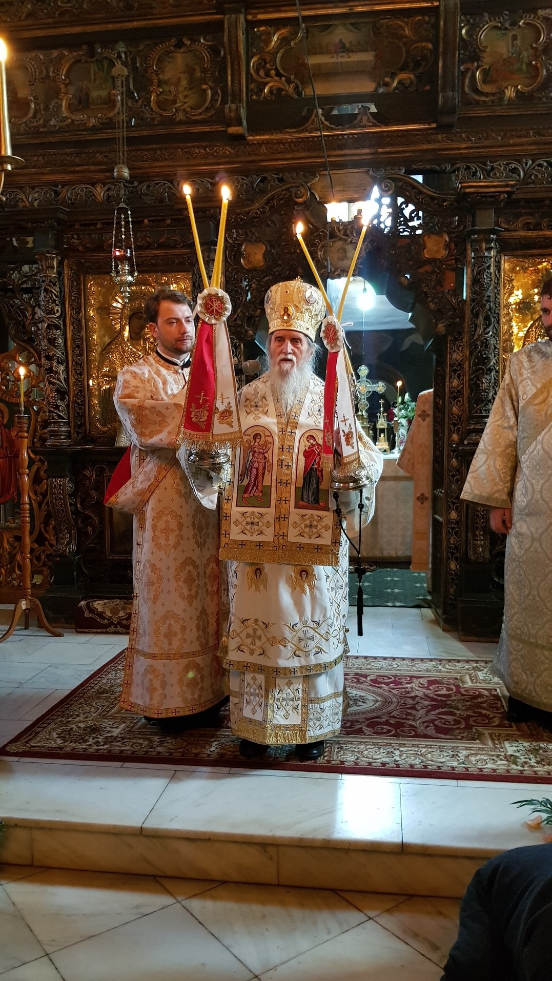 „Mândria depărtează pe om de Dumnezeu şi pe om de celălalt om”