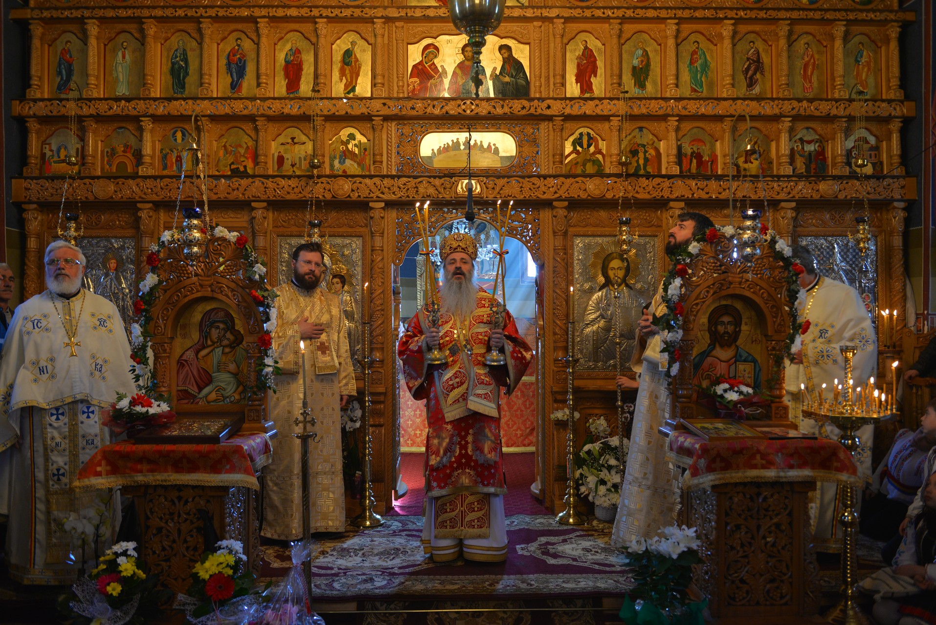 Liturghie arhierească și sfințire de casă parohială la Boboiești: „Fără taina postului nu poate fi concepută viața creștină”