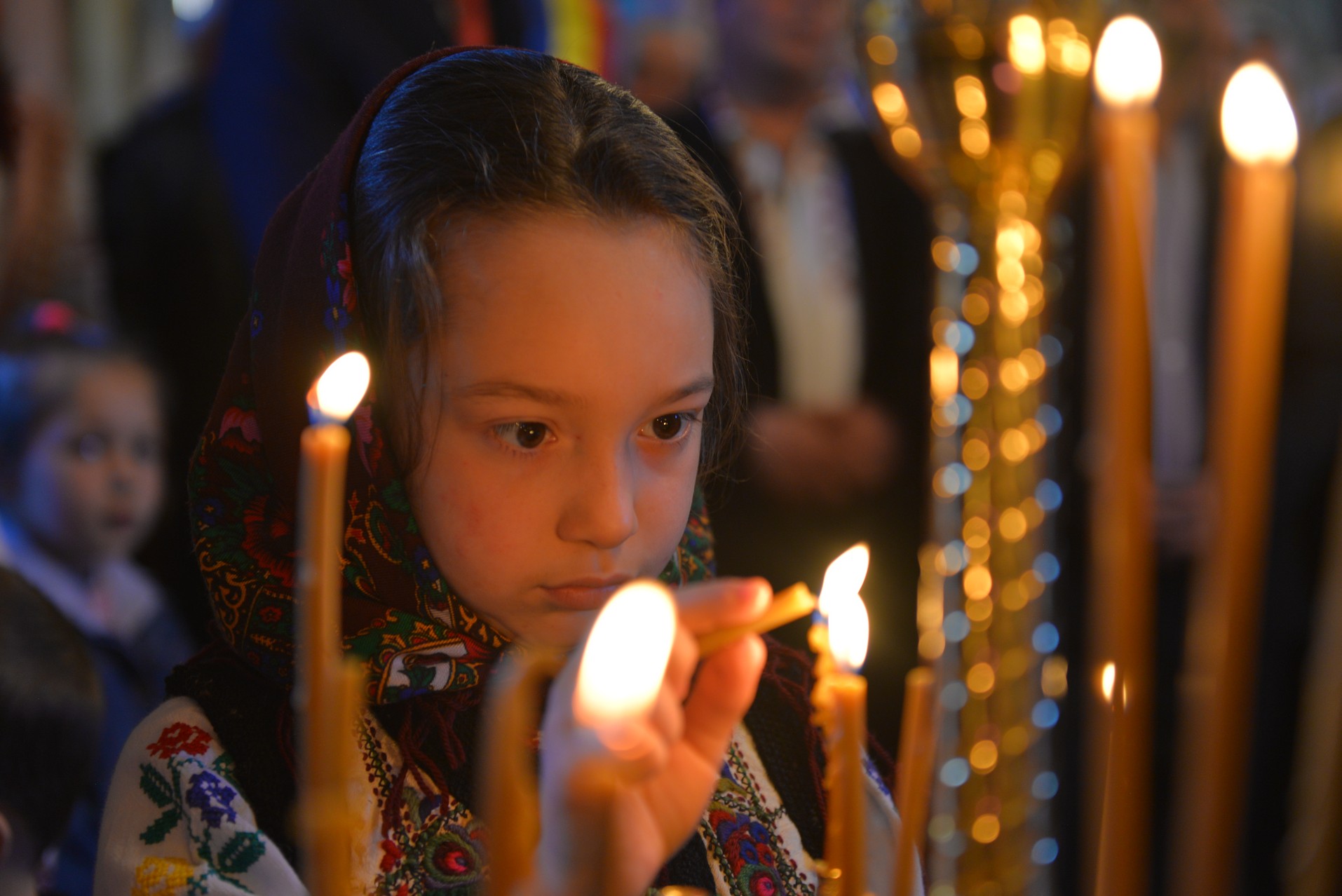 Liturghie arhierească și sfințire de casă parohială la Boboiești: „Fără taina postului nu poate fi concepută viața creștină”