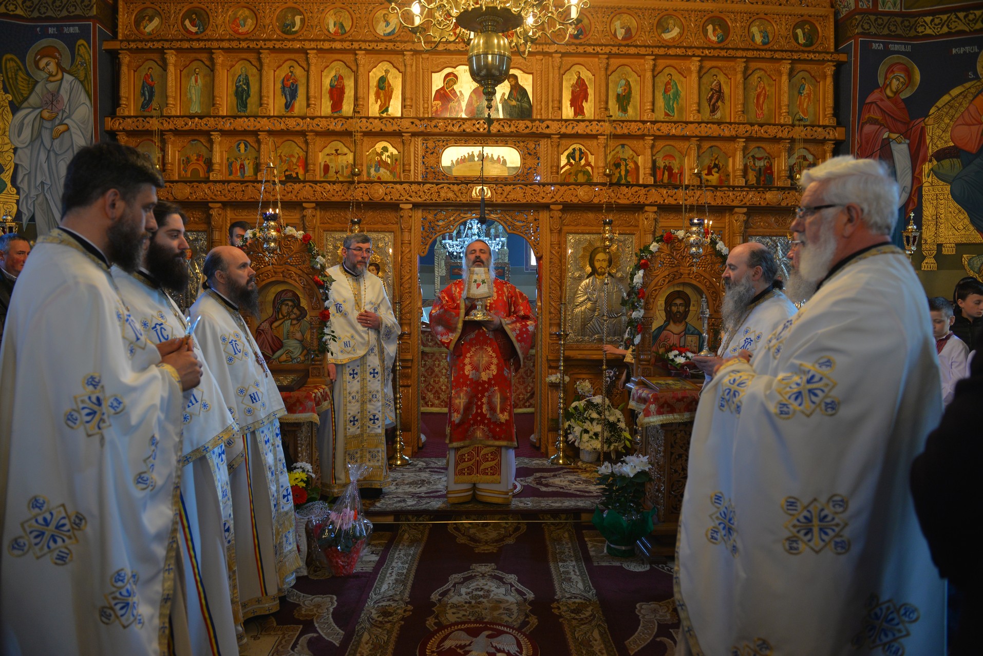 Liturghie arhierească și sfințire de casă parohială la Boboiești: „Fără taina postului nu poate fi concepută viața creștină”