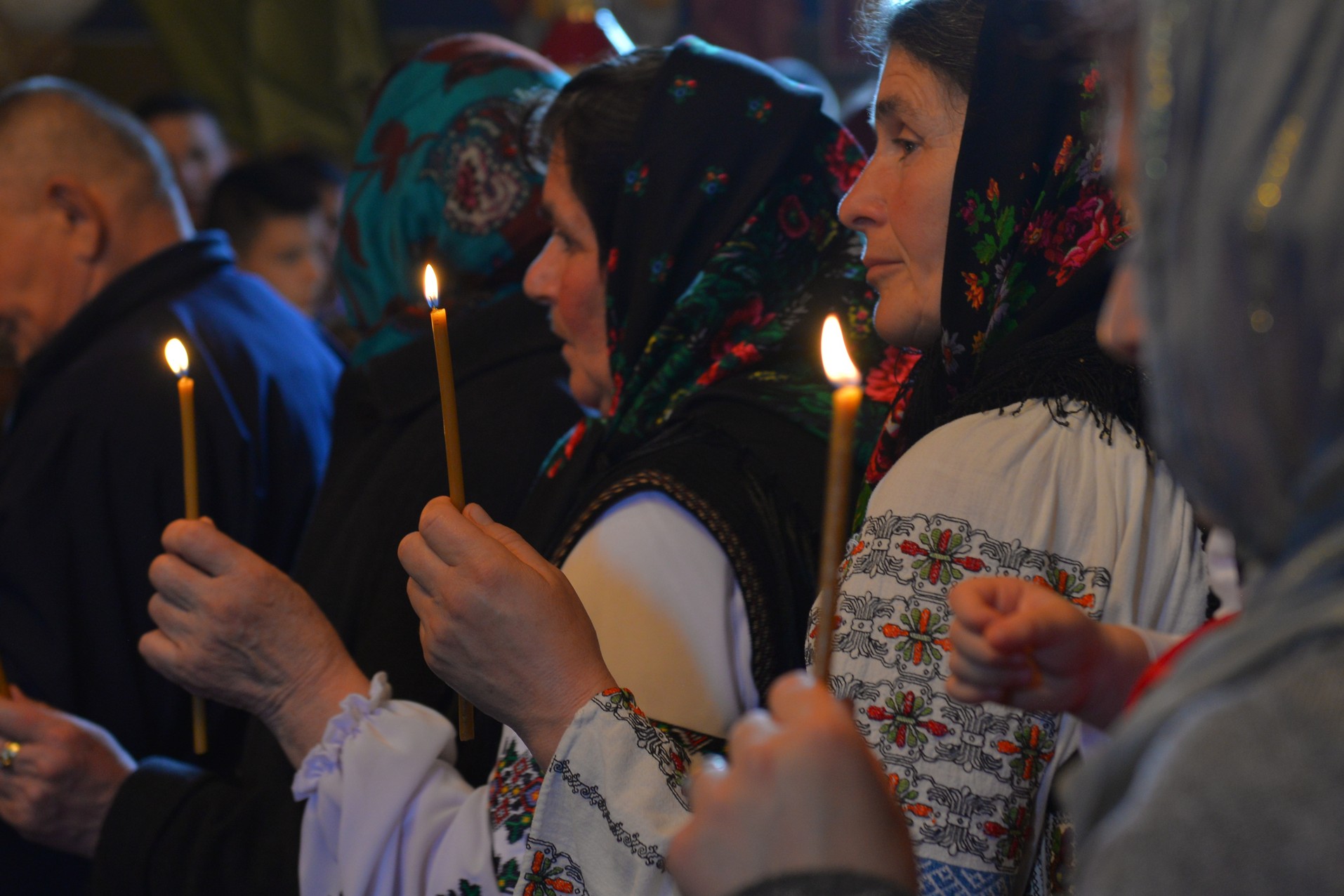 Liturghie arhierească și sfințire de casă parohială la Boboiești: „Fără taina postului nu poate fi concepută viața creștină”