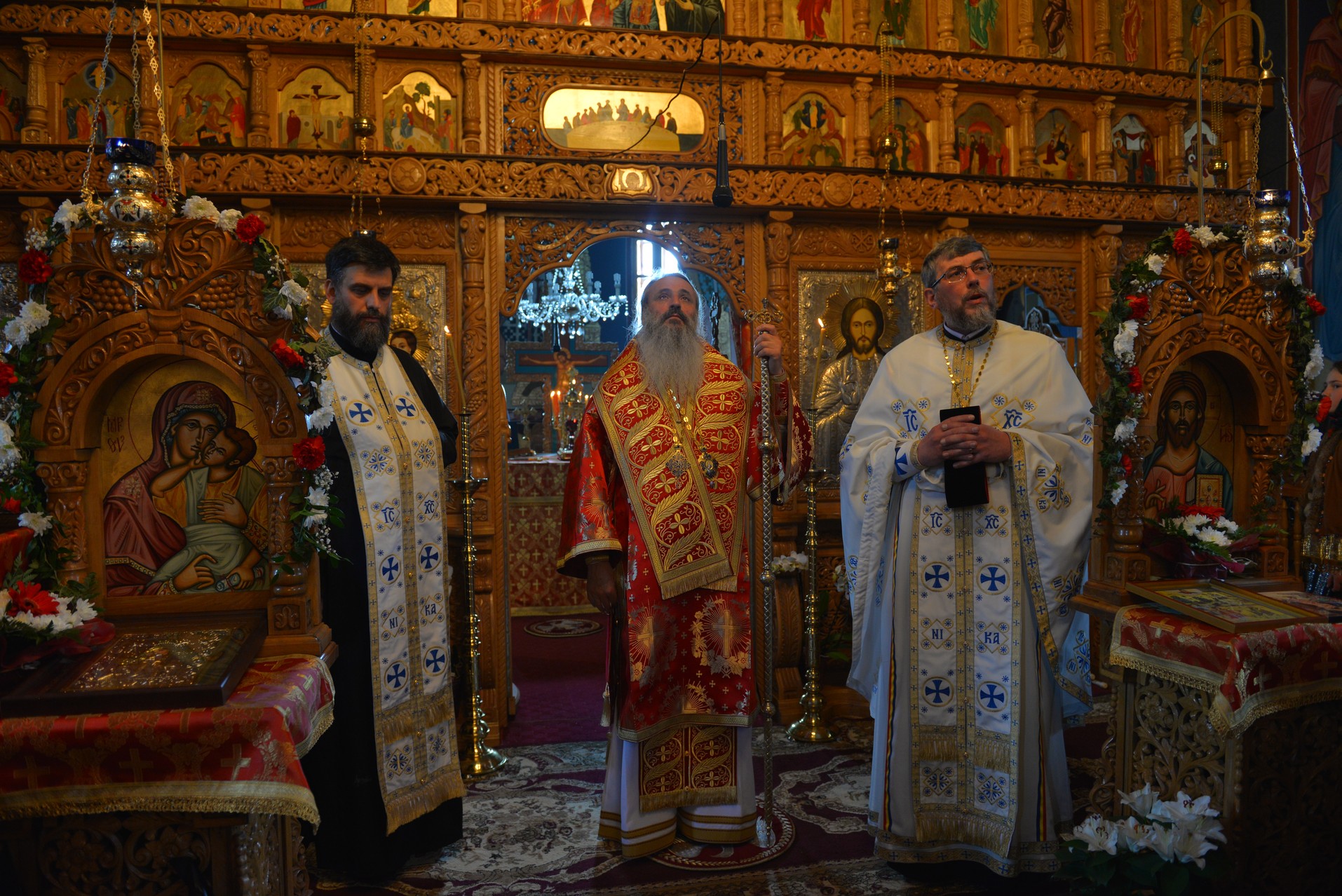 Liturghie arhierească și sfințire de casă parohială la Boboiești: „Fără taina postului nu poate fi concepută viața creștină”