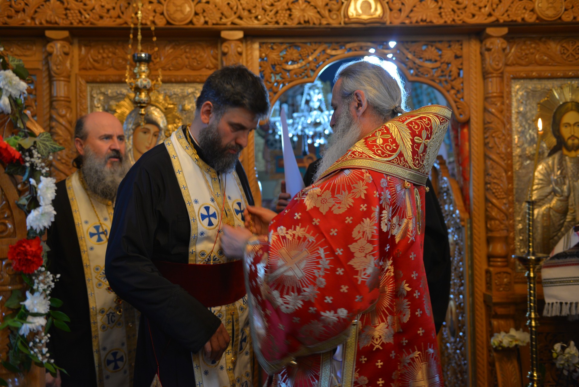 Liturghie arhierească și sfințire de casă parohială la Boboiești: „Fără taina postului nu poate fi concepută viața creștină”