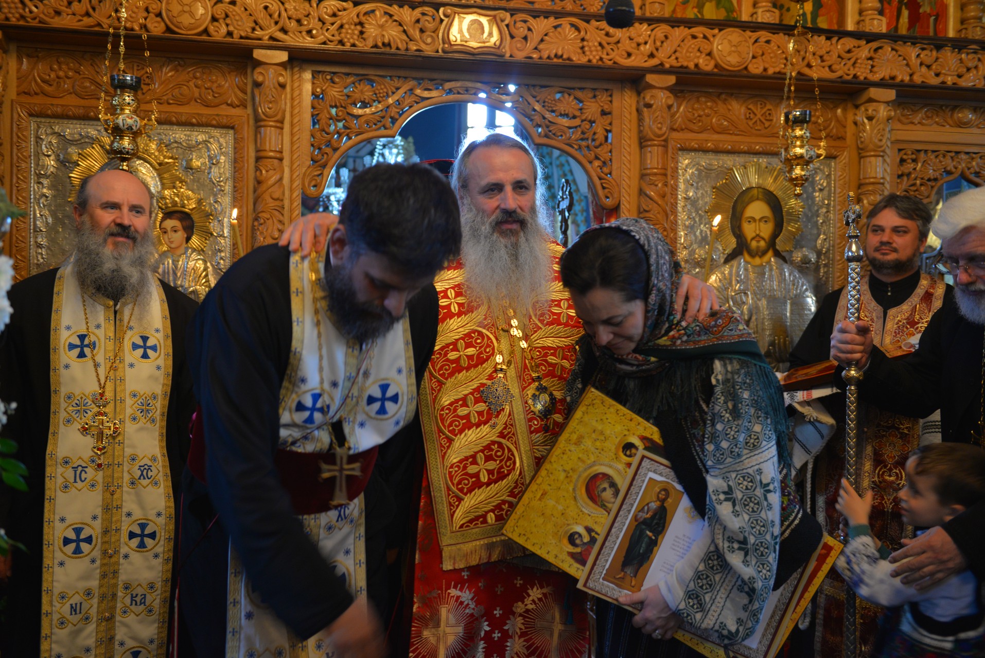 Liturghie arhierească și sfințire de casă parohială la Boboiești: „Fără taina postului nu poate fi concepută viața creștină”