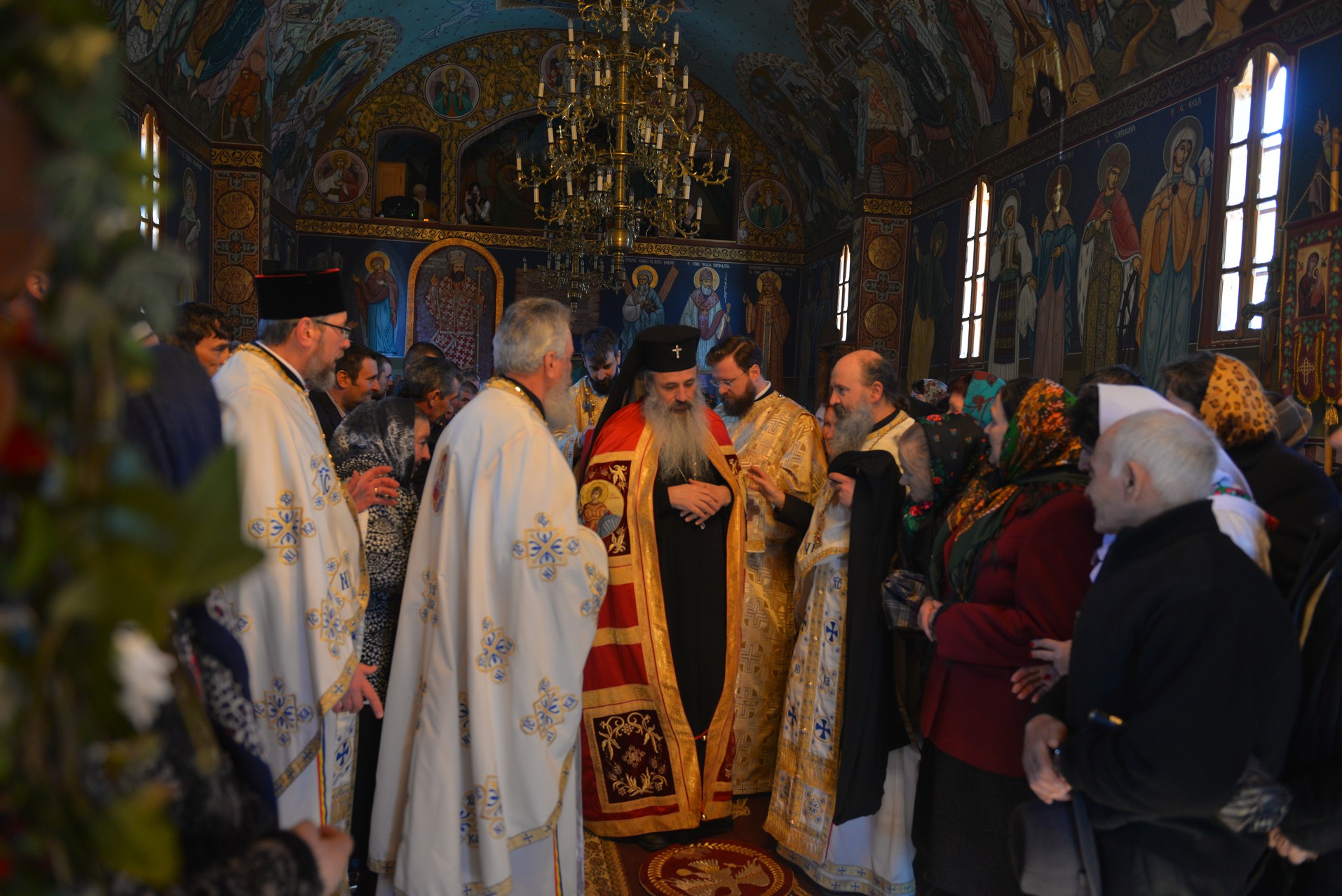 Liturghie arhierească și sfințire de casă parohială la Boboiești: „Fără taina postului nu poate fi concepută viața creștină”