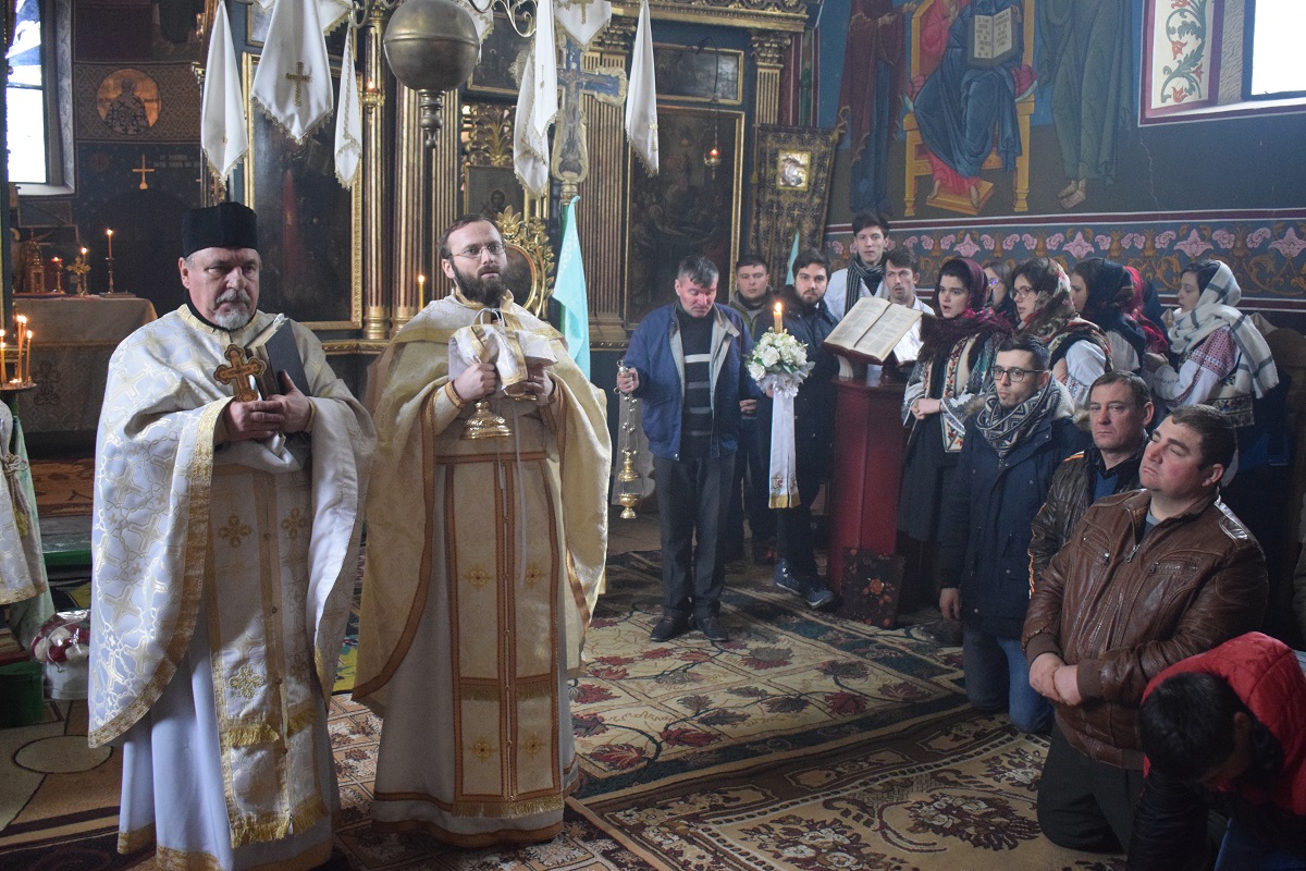 „Prietenii Sfinţilor Trei Ierarhi”, la Sfânta Liturghie misionară