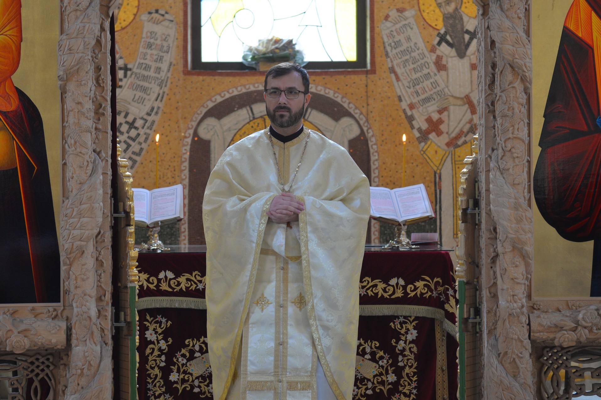 Preoţi de pe cele două maluri ale Prutului, împreună la Sfânta Liturghie