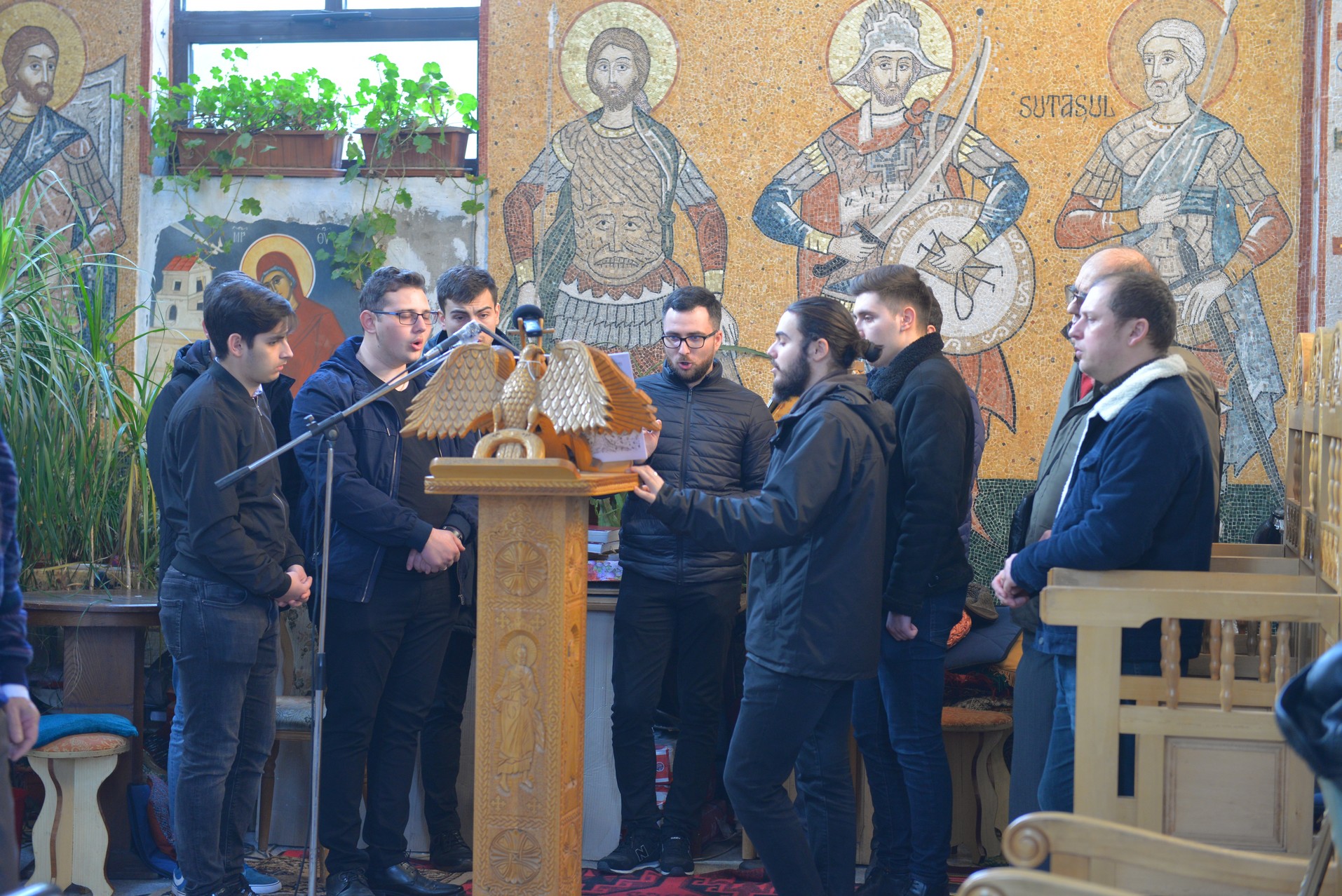 Preoţi de pe cele două maluri ale Prutului, împreună la Sfânta Liturghie