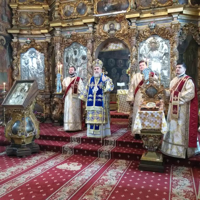 Slujbe arhierești în Moldova