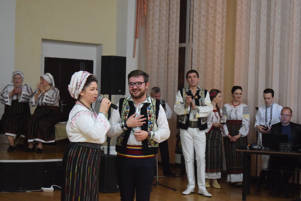 Evenimentul „O seară românească”, organizat şi în Republica Moldova