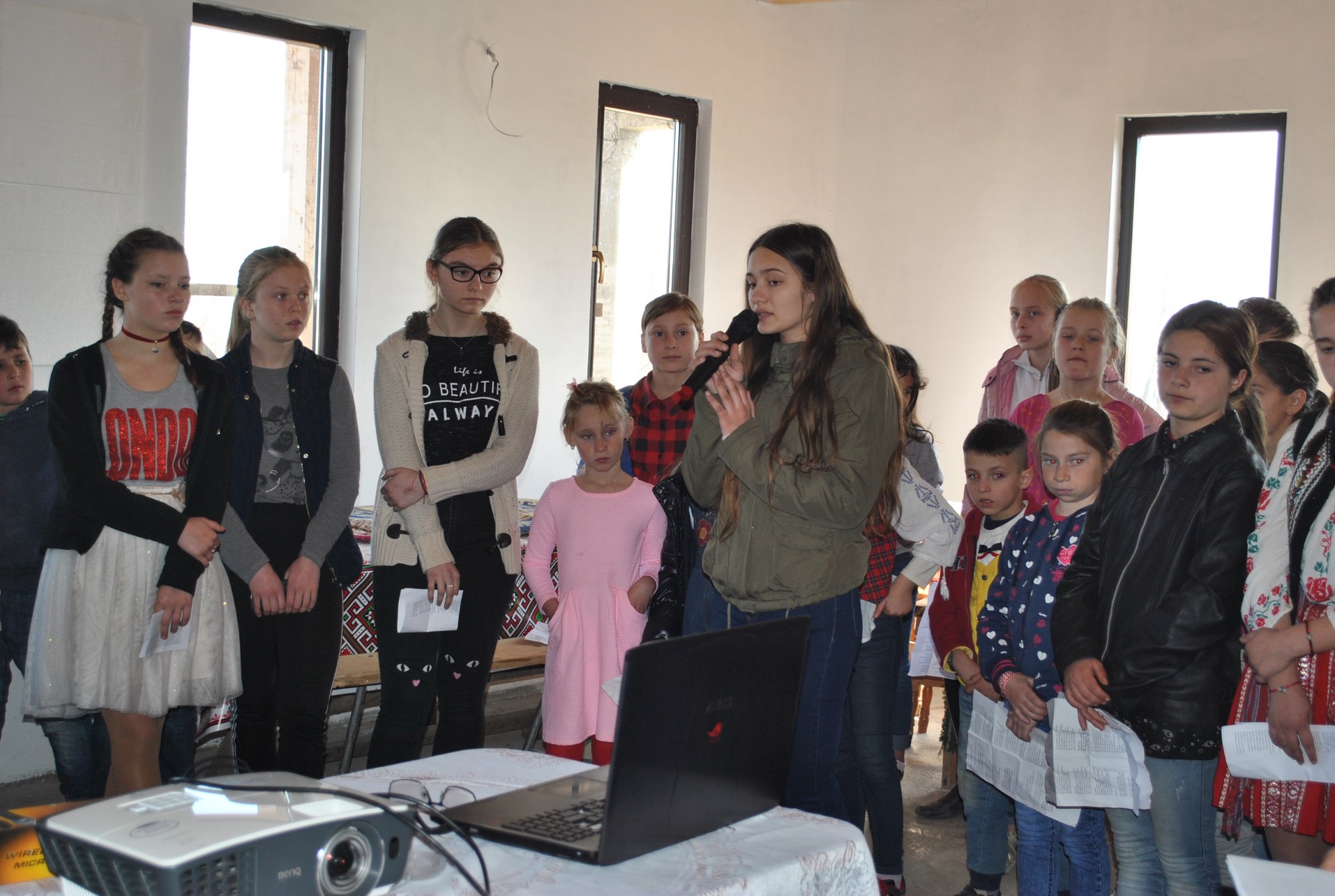 „Hristos: sufletul satului meu” în parohiile Buhăieni şi Drăgăneşti