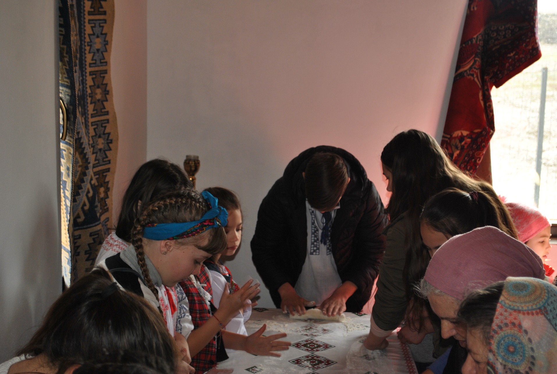 „Hristos: sufletul satului meu” în parohiile Buhăieni şi Drăgăneşti