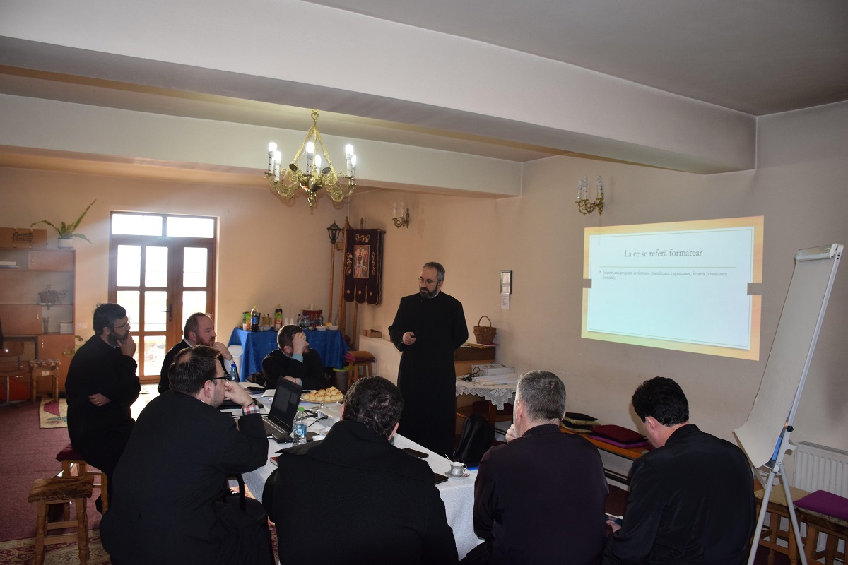 Şedinţă de lucru a Biroului de catehizare al Arhiepiscopiei Iaşilor