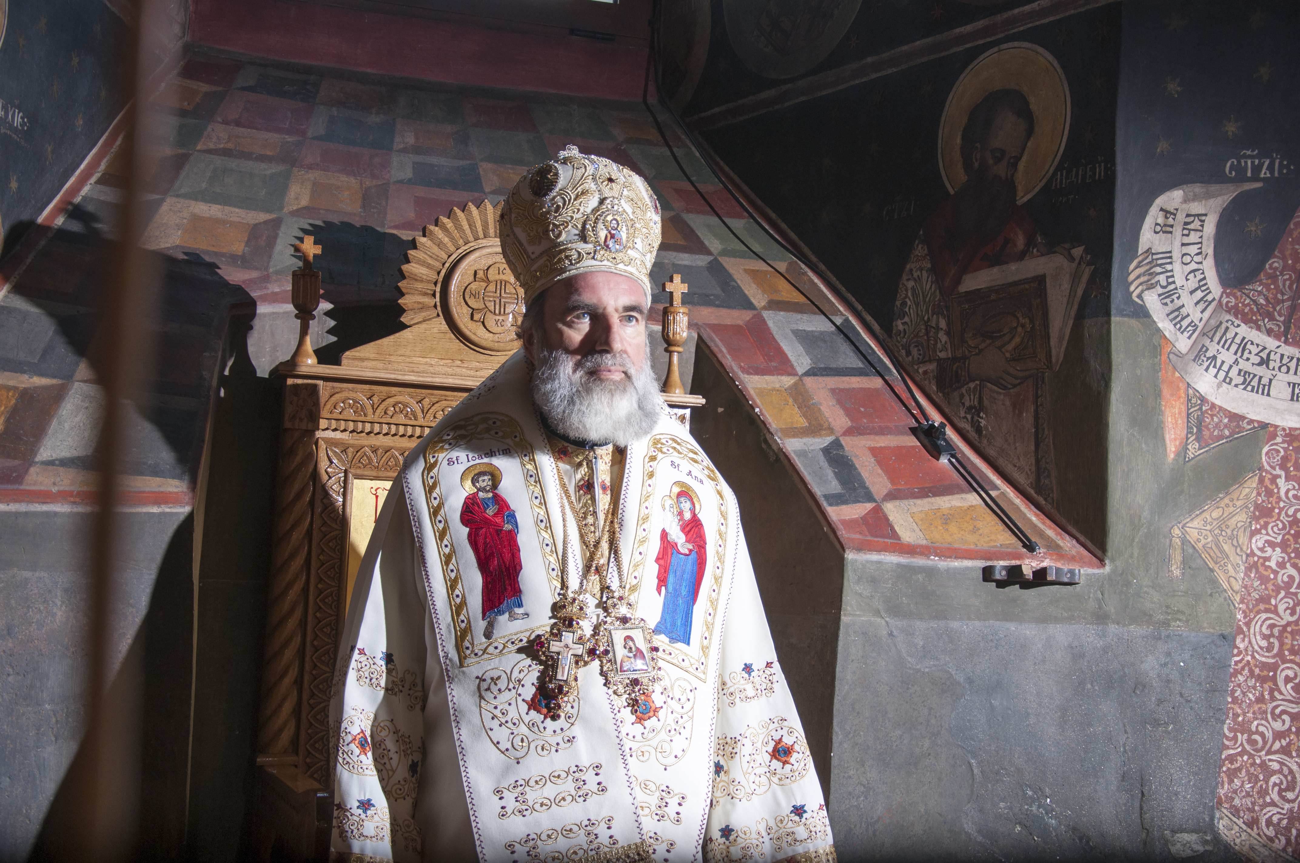 Un astfel de arhiereu se cuvenea să aveţi!