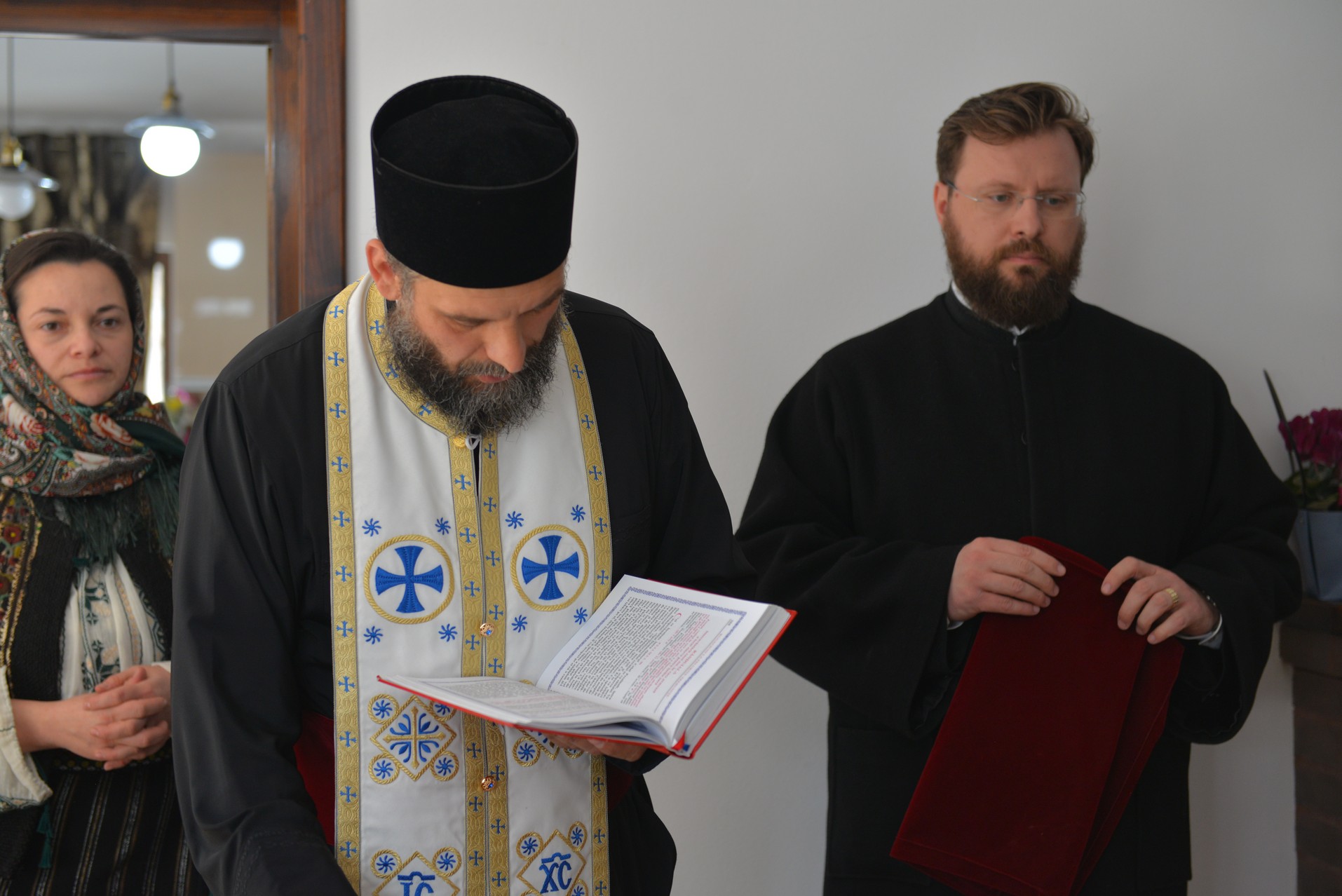 Liturghie arhierească și sfințire de casă parohială la Boboiești: „Fără taina postului nu poate fi concepută viața creștină”