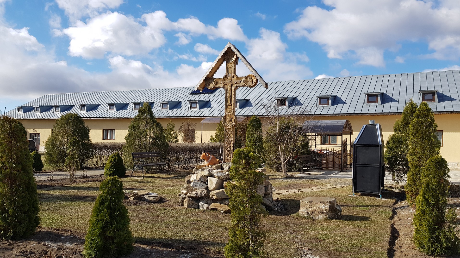 Slujire arhierească la Mănăstirea „Acoperământul Maicii Domnului” - Groşi