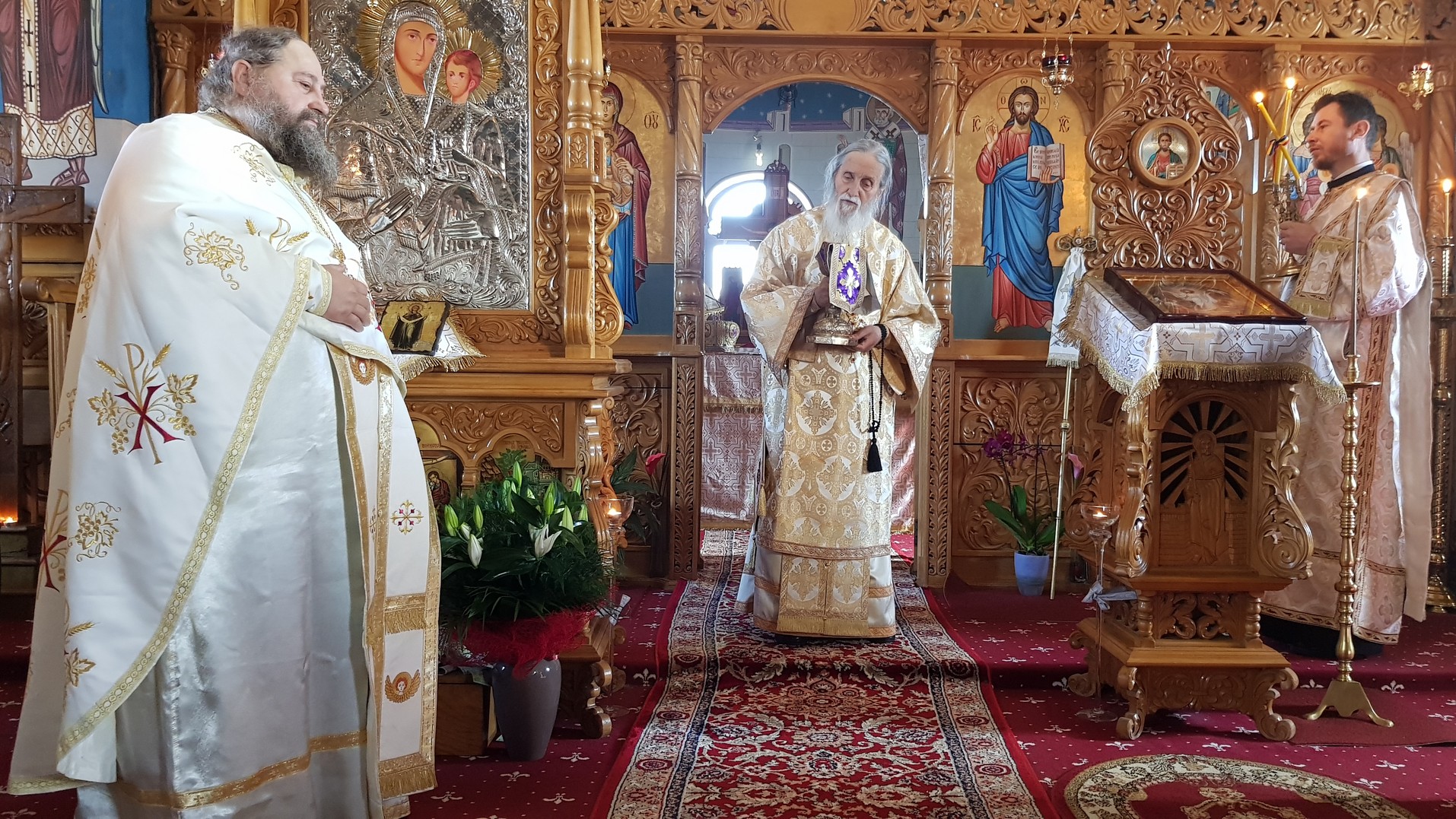 Slujire arhierească la Mănăstirea „Acoperământul Maicii Domnului” - Groşi