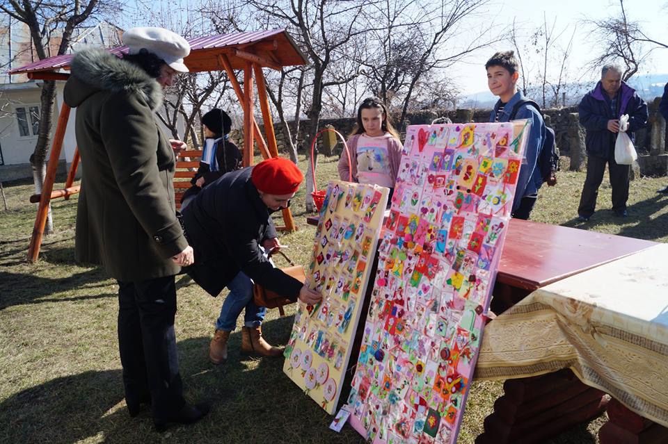 Târg caritabil de mărțișoare pentru Teodora Stamate