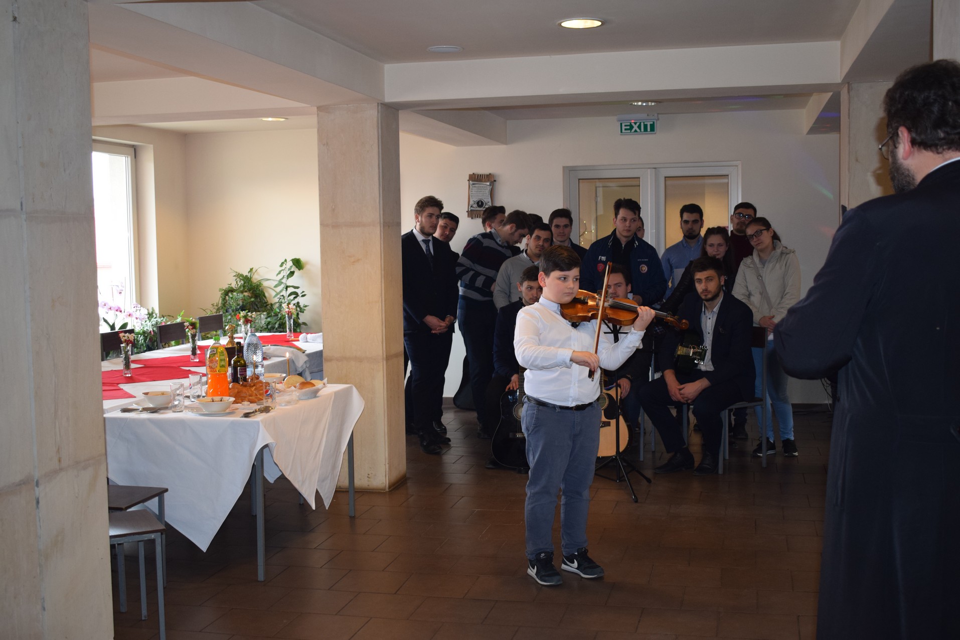 „Dăruieşte un zâmbet de 8 martie”