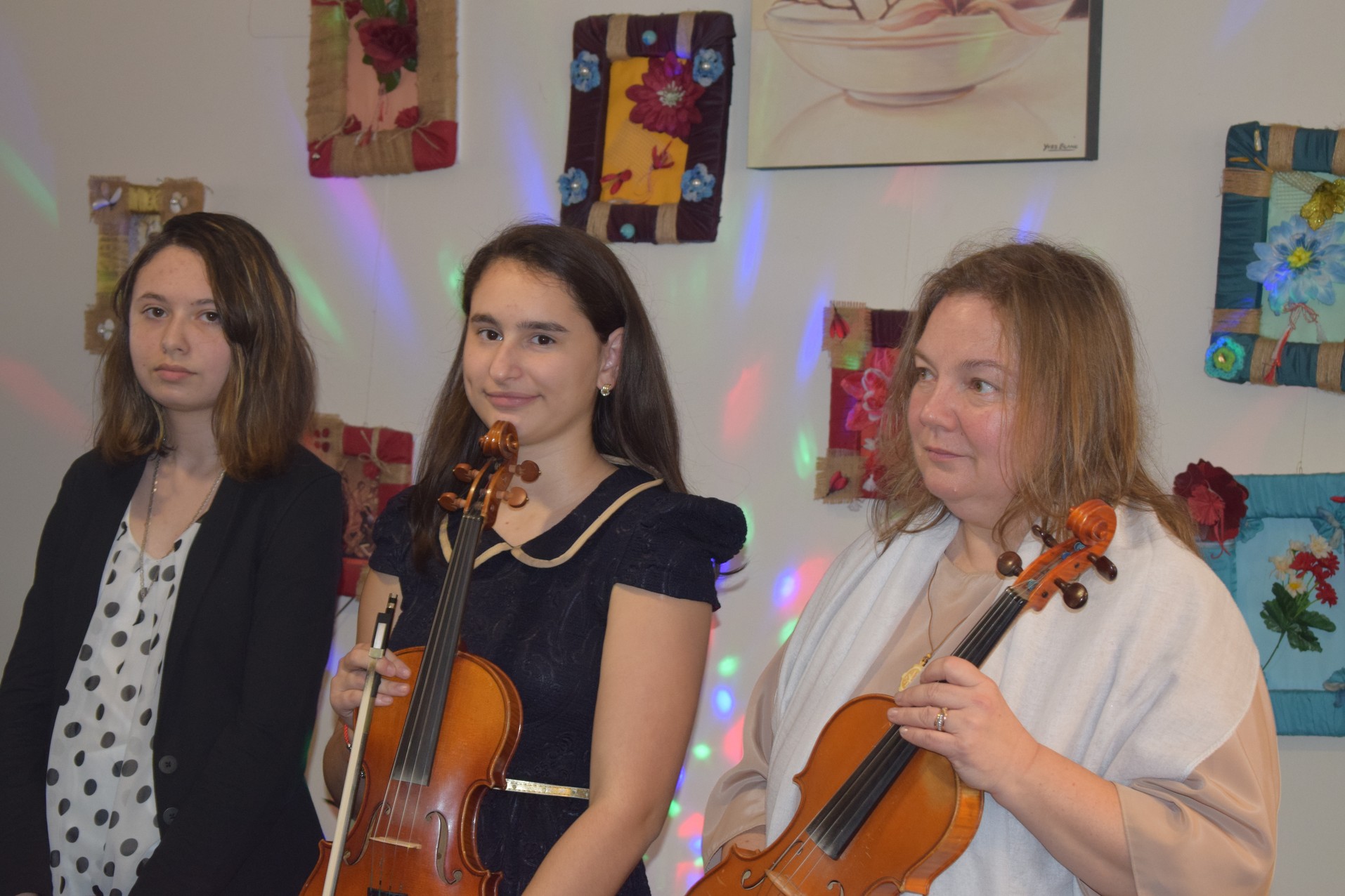 „Dăruieşte un zâmbet de 8 martie”