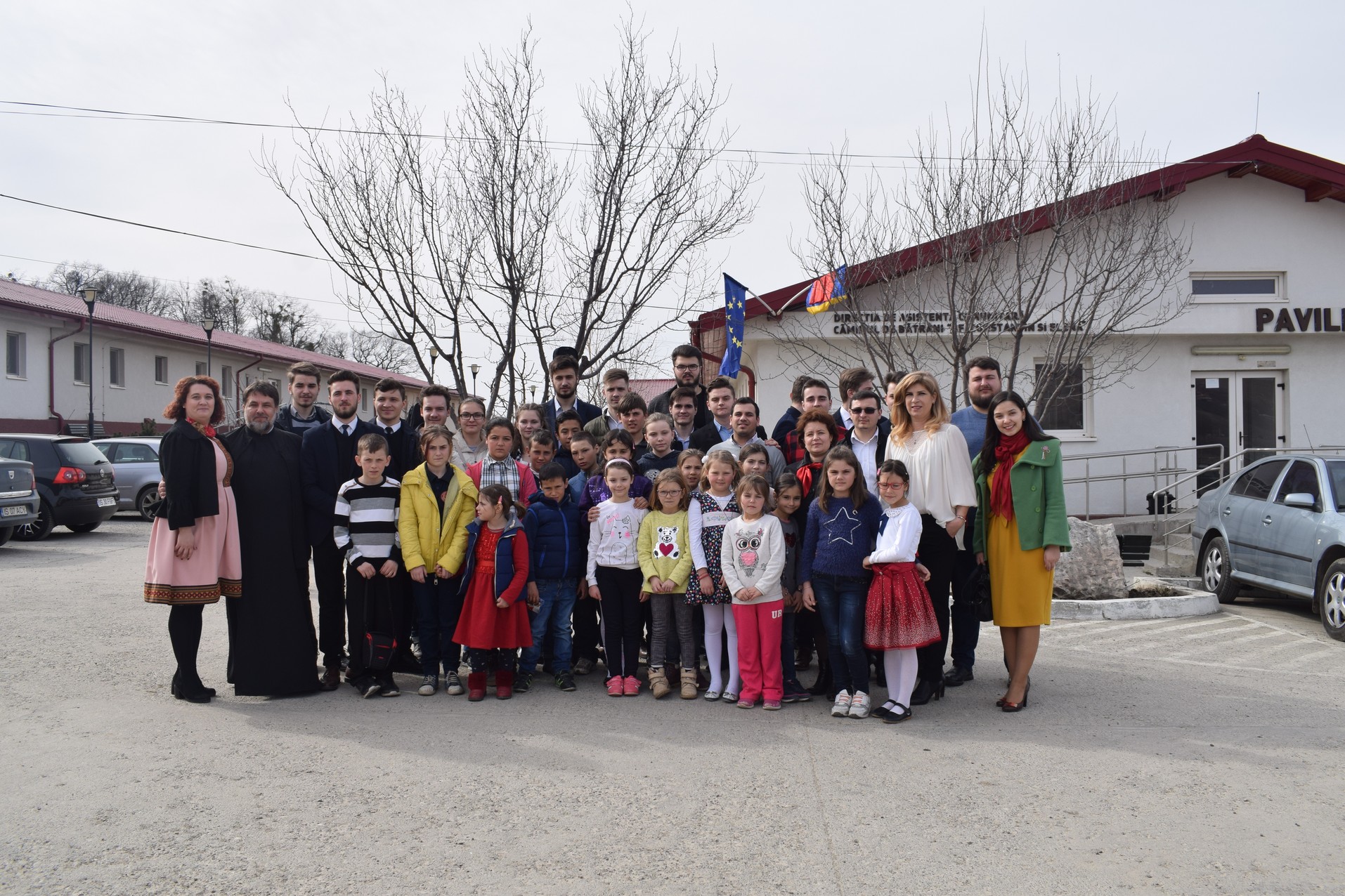 „Dăruieşte un zâmbet de 8 martie”