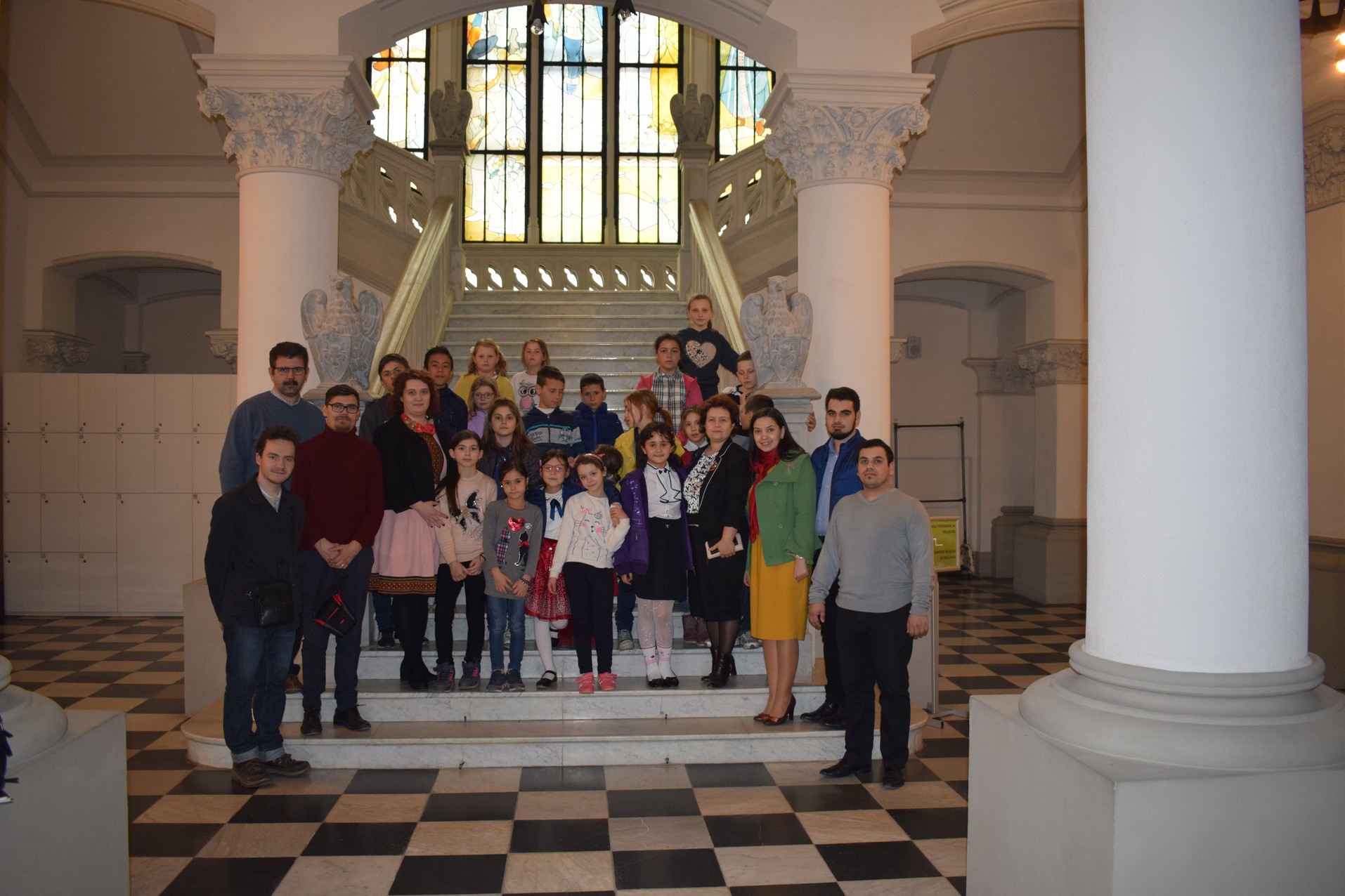 „Dăruieşte un zâmbet de 8 martie”