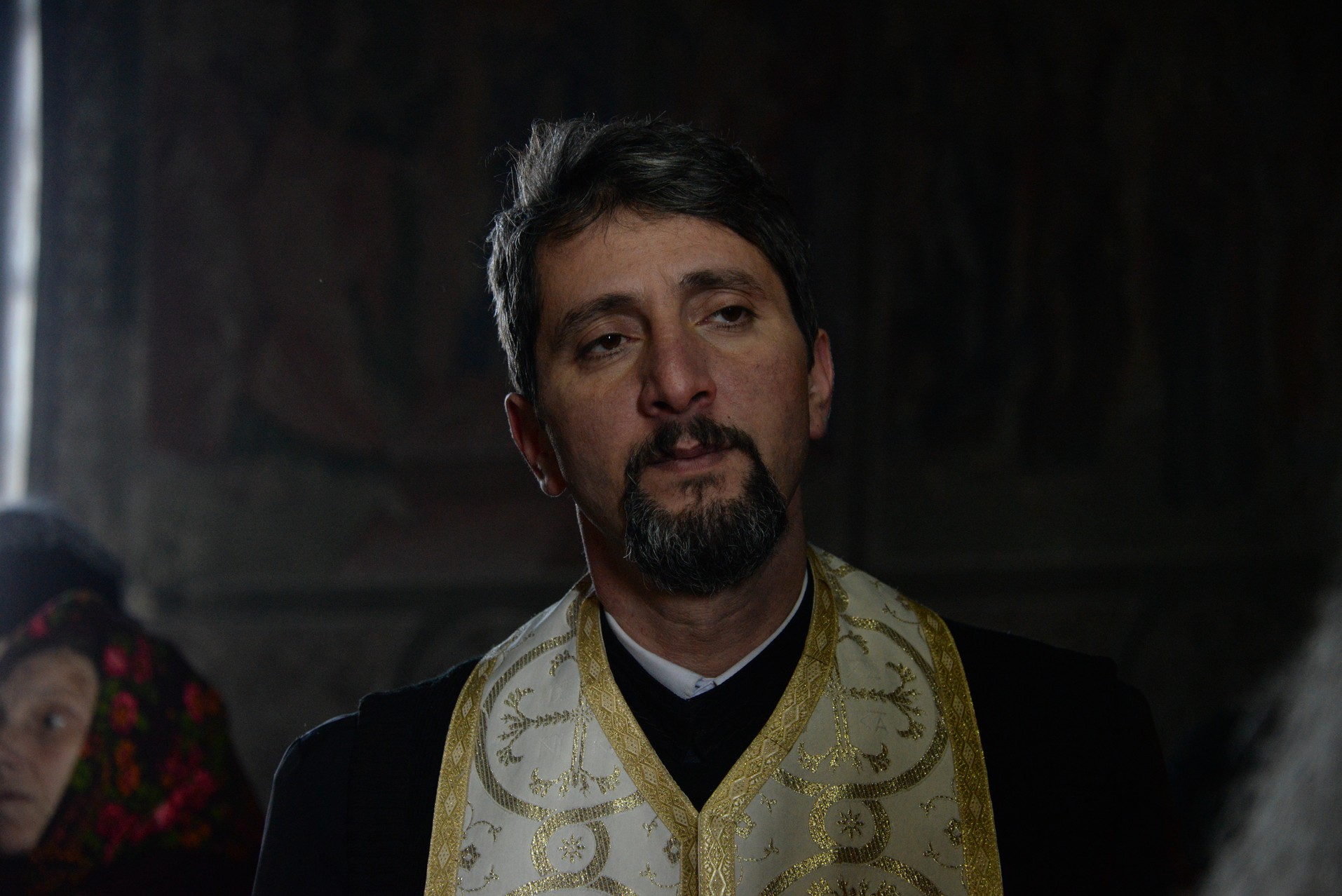 Foto: Constantin Comici Părintele Mitropolit Teofan, la Parohia Mânjești-Mogoșești: „Fapta milosteniei îl așază pe om în Împărăția bucuriei Preasfintei Treimi”