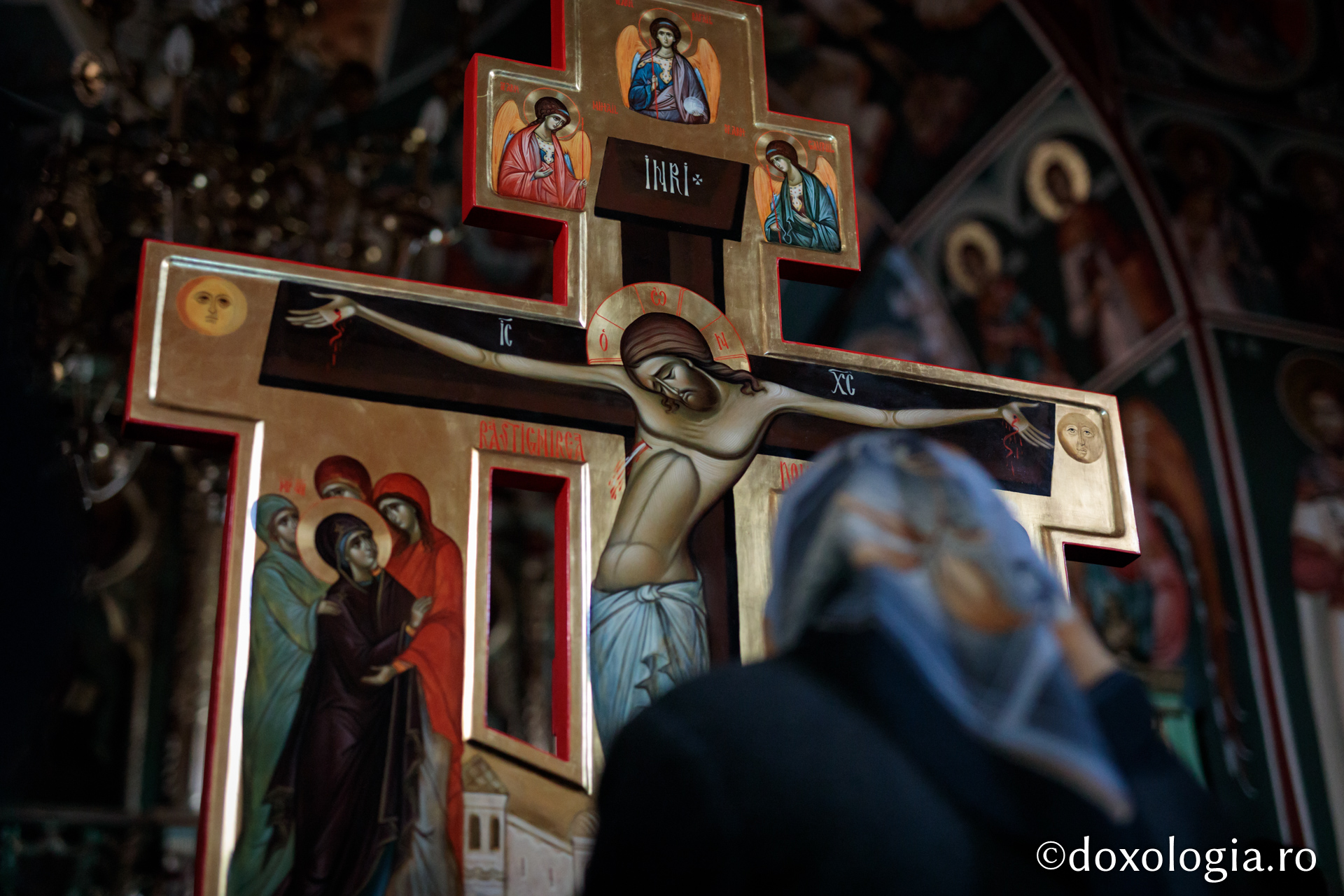 (Foto) Slujba deniei în Sfânta și Marea Vineri