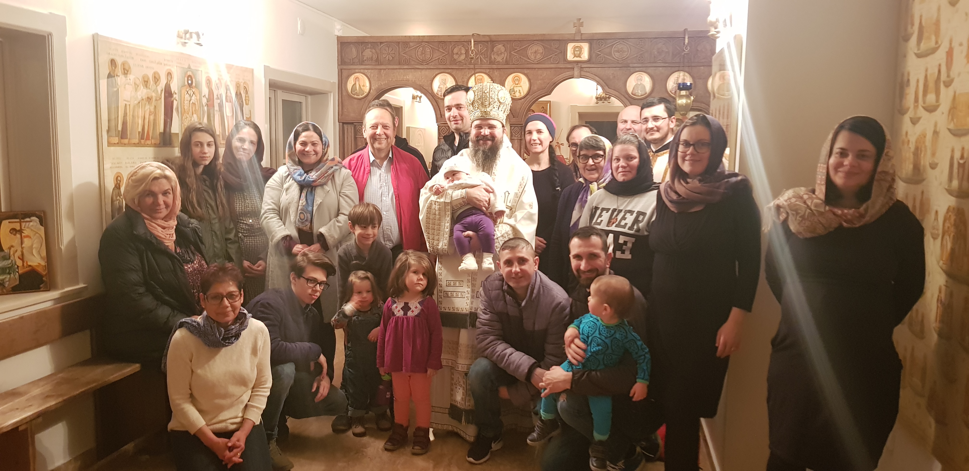 PS Macarie: „Să-i cuprindem pe toți în îmbrățișarea rugăciunii, luând pildă de la Mântuitorul care și-a întins brațele pe cruce pentru a ne deschide brațele părintești din cer” PS Macarie: „Să-i cuprindem pe toți în îmbrățișarea rugăciunii, luând pildă de la Mântuitorul care și-a întins brațele pe cruce pentru a ne deschide brațele părintești din cer”