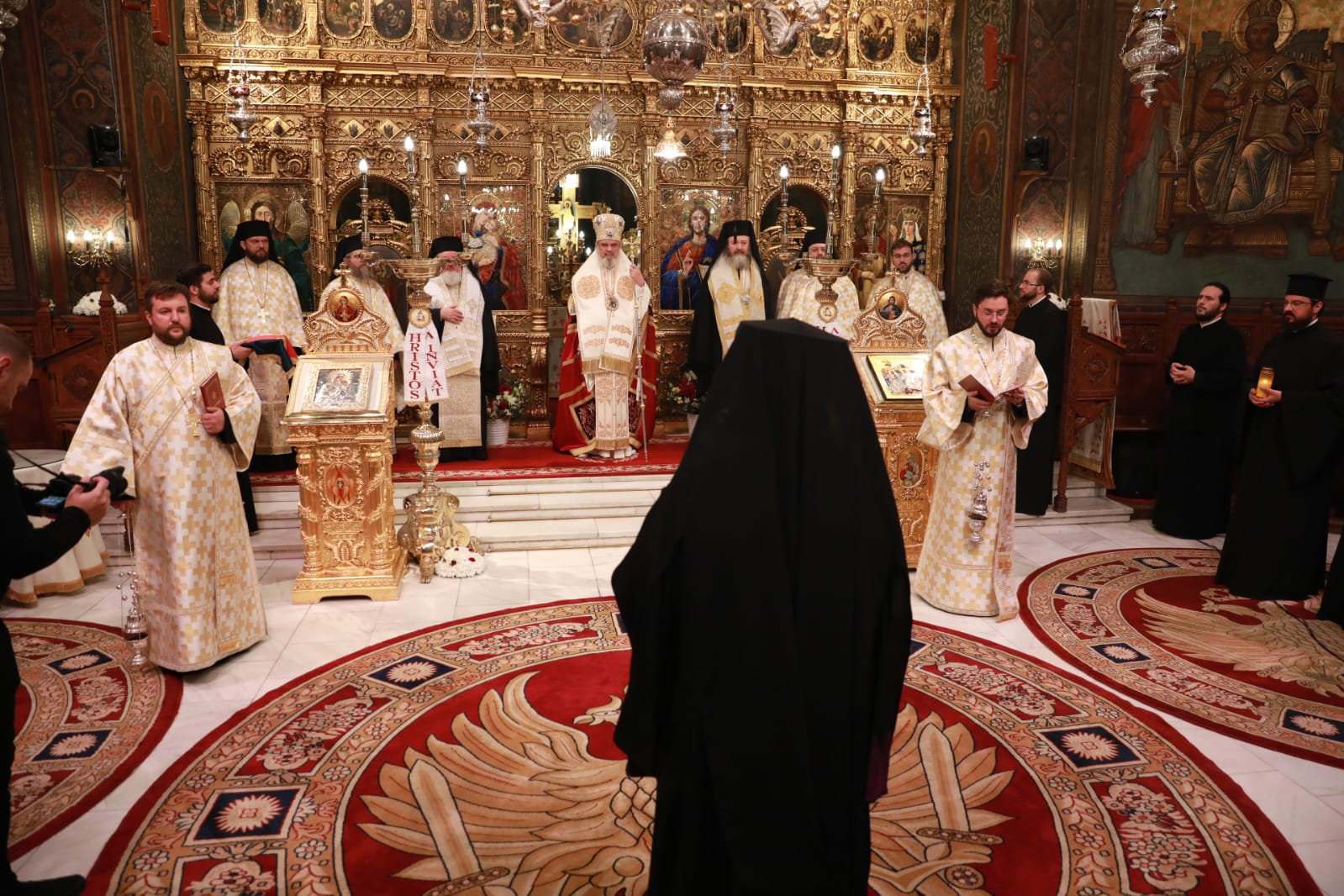 Sfânta Lumină a ajuns la Bucureşti