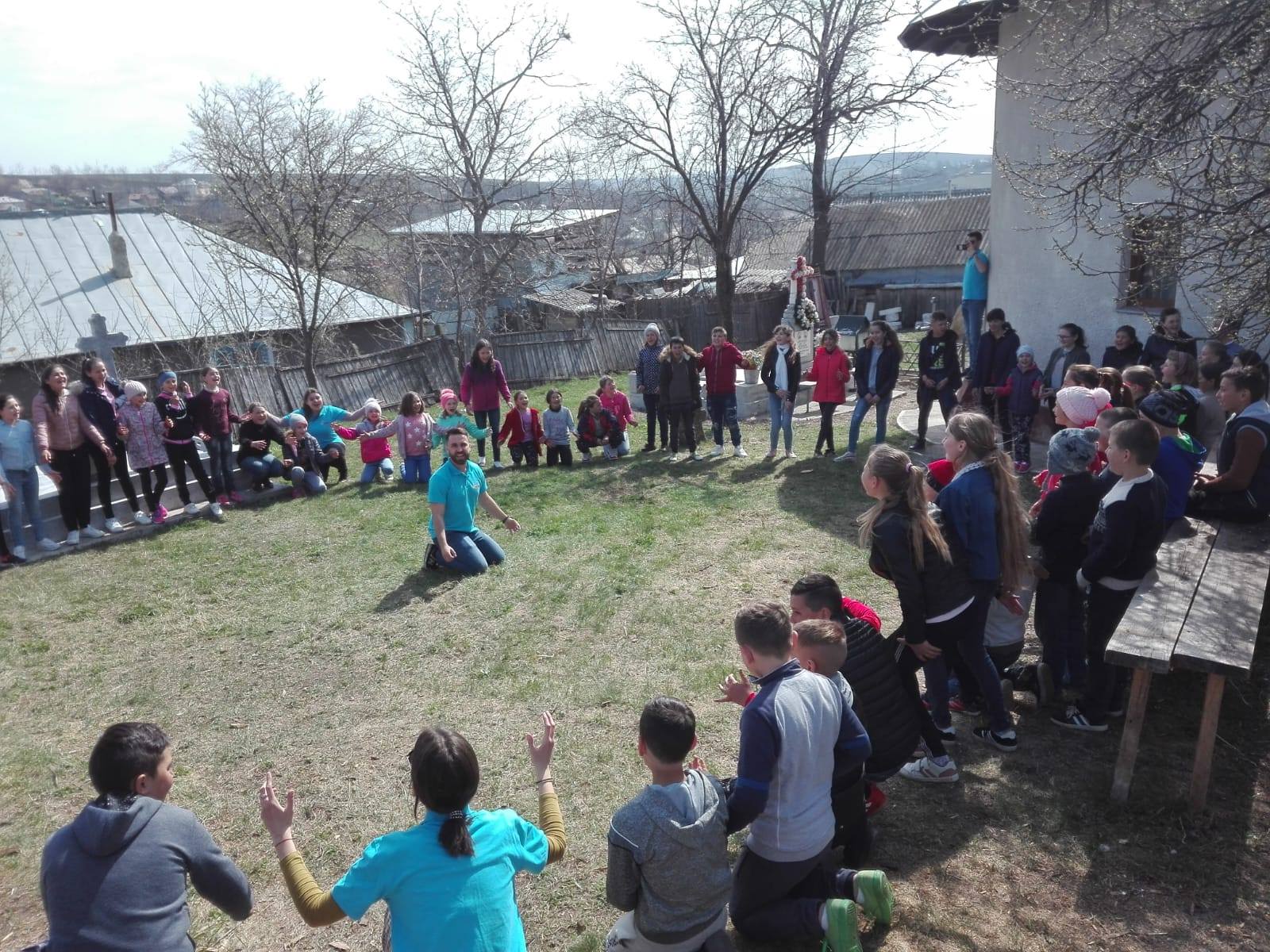 Proiectul „Copilăria la sat” - jocuri și distracție pentru copiii din satul Arama