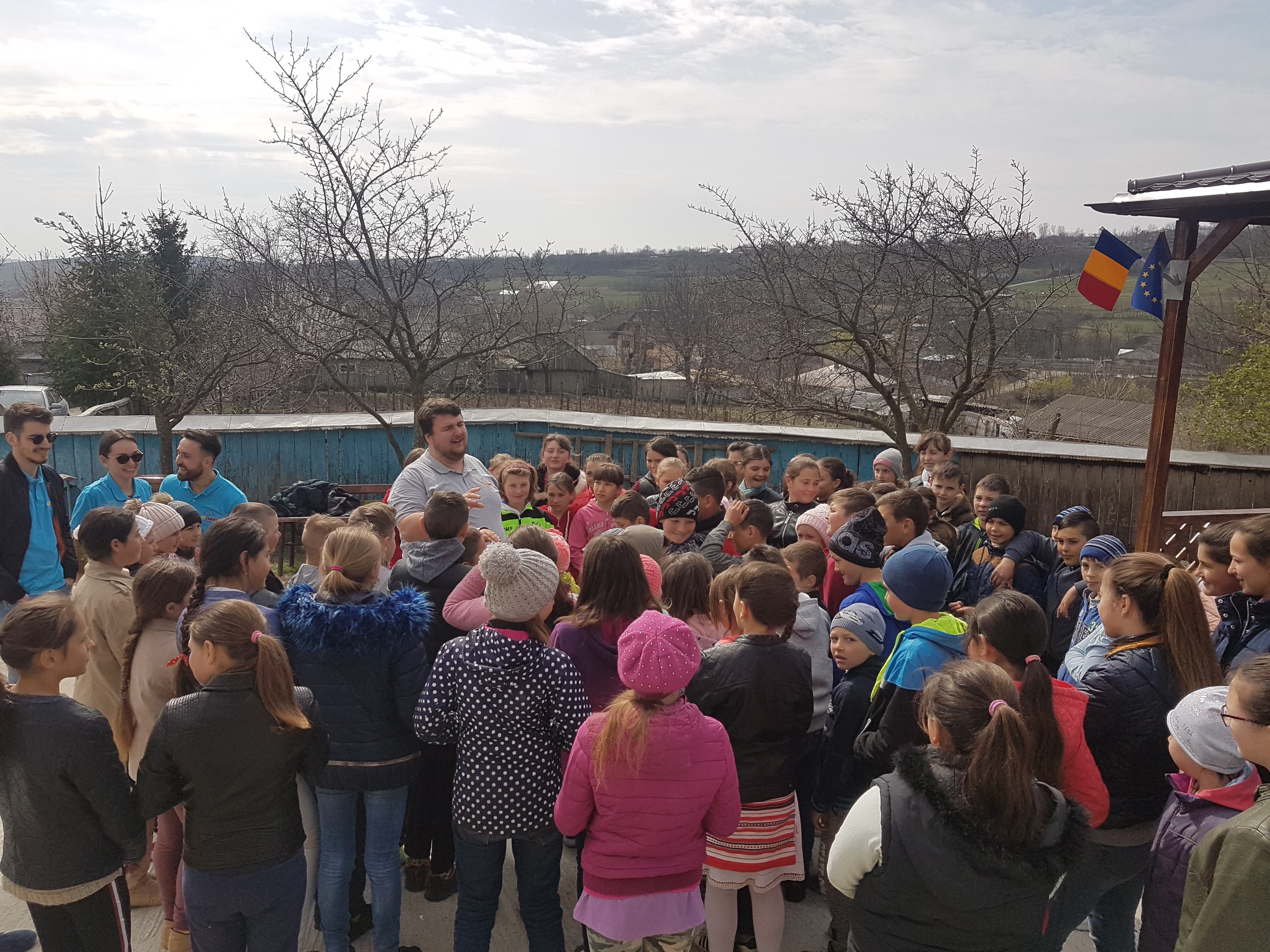 Proiectul „Copilăria la sat” - jocuri și distracție pentru copiii din satul Arama