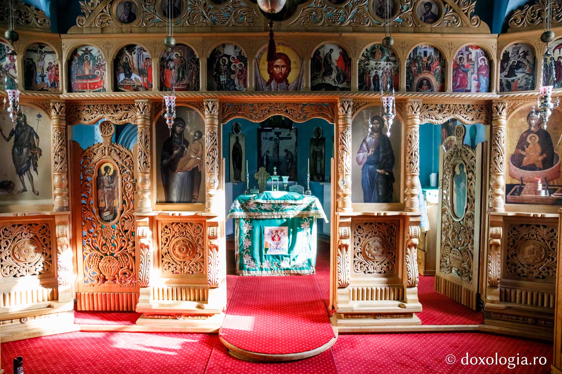 Paraclisul Chiliei „Izvorul Tămăduirii” Lacu