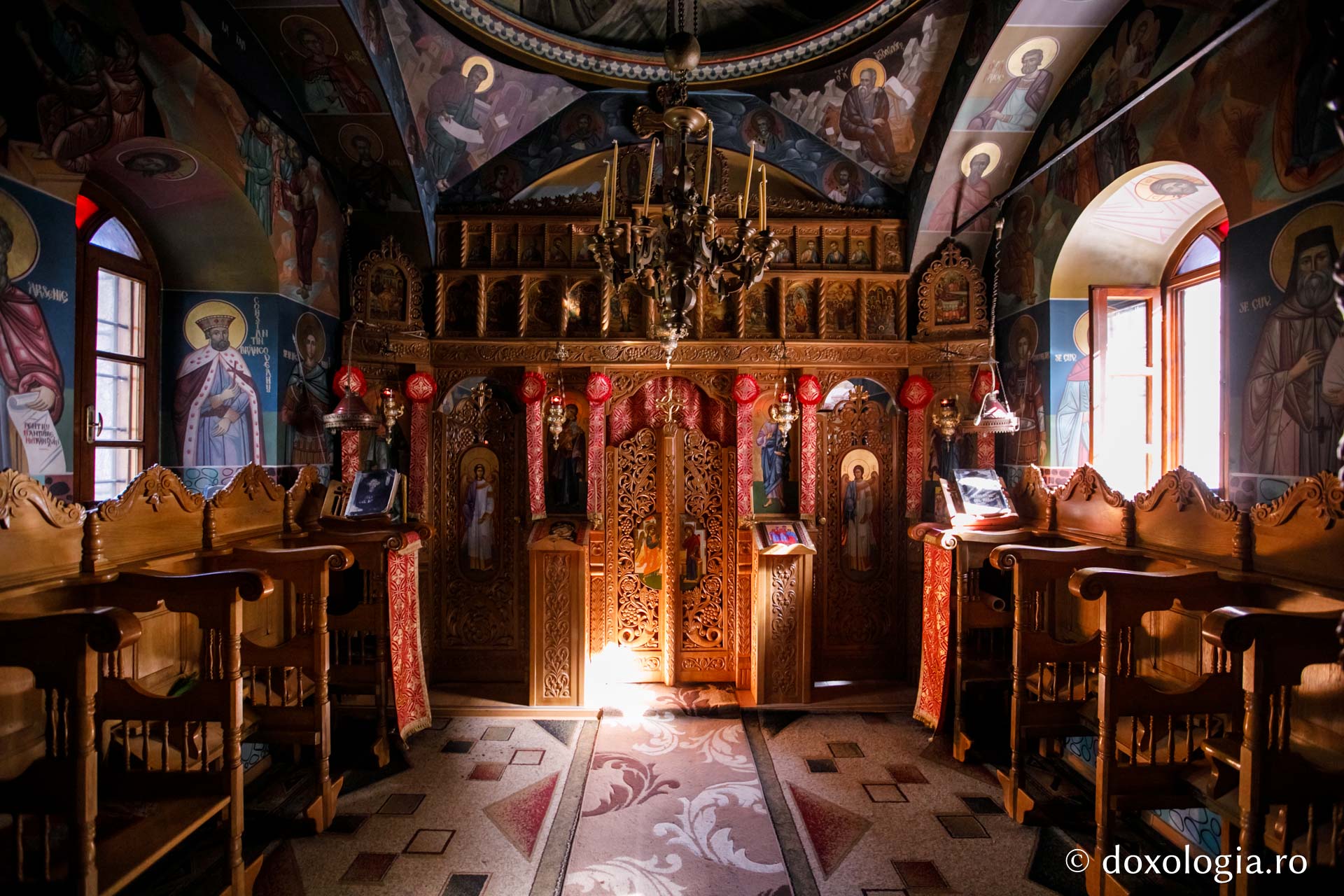 Paraclisul chiliei / Foto: Pr. Silviu Cluci Paraclisul Chiliei „Acoperământul Maicii Domnului”, Lacu