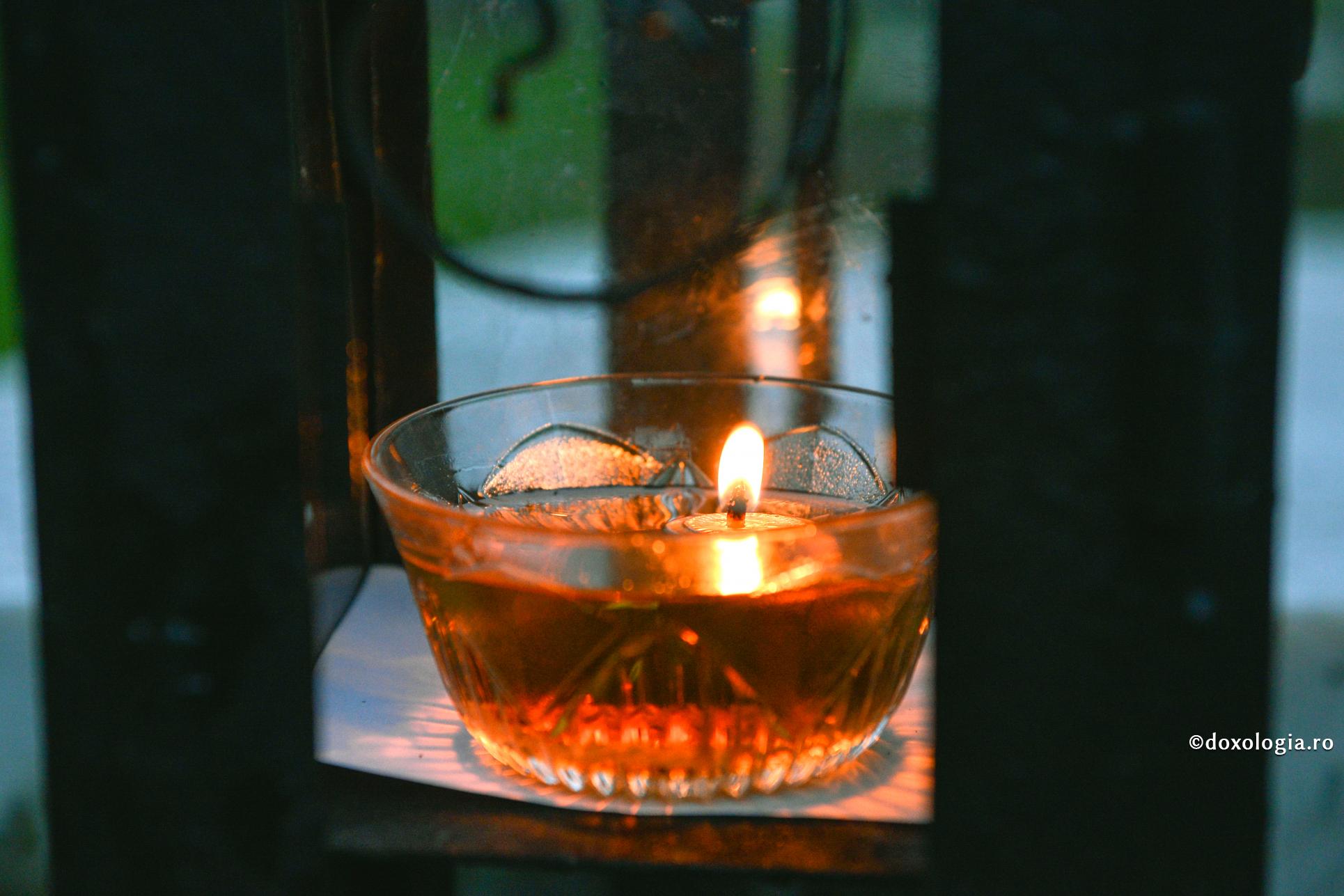 candelă aprinsă
